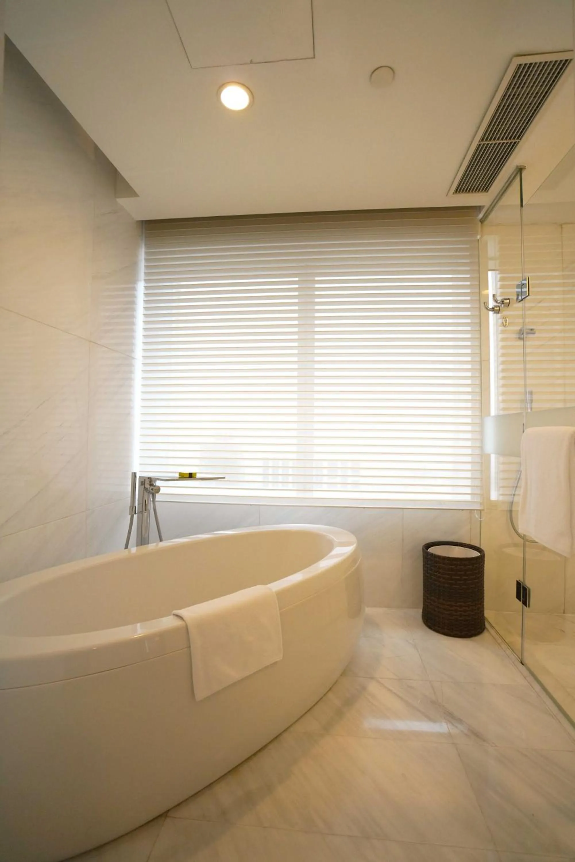 Bathroom in InterContinental Dalian by IHG