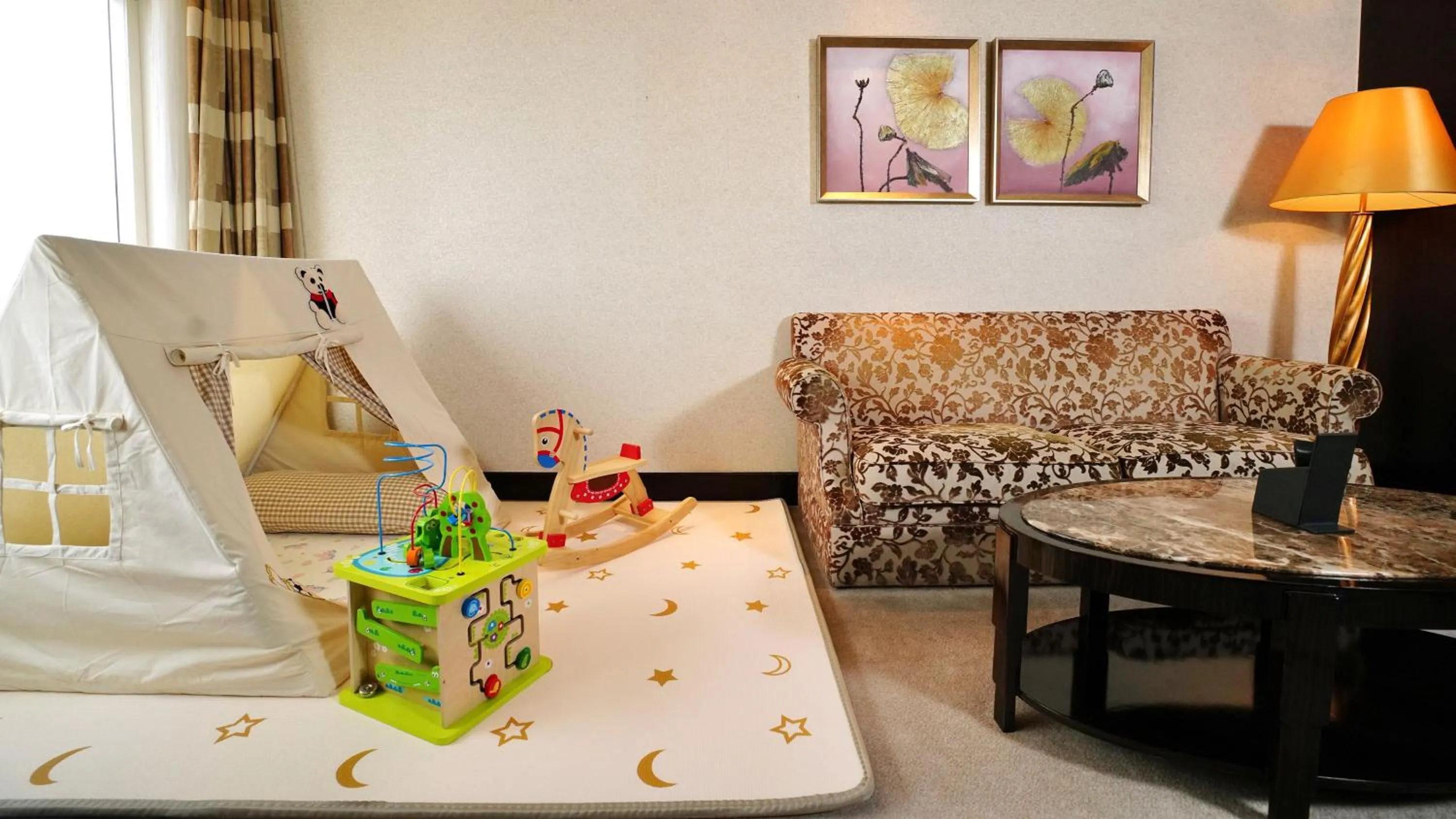 Photo of the whole room in InterContinental Dalian by IHG