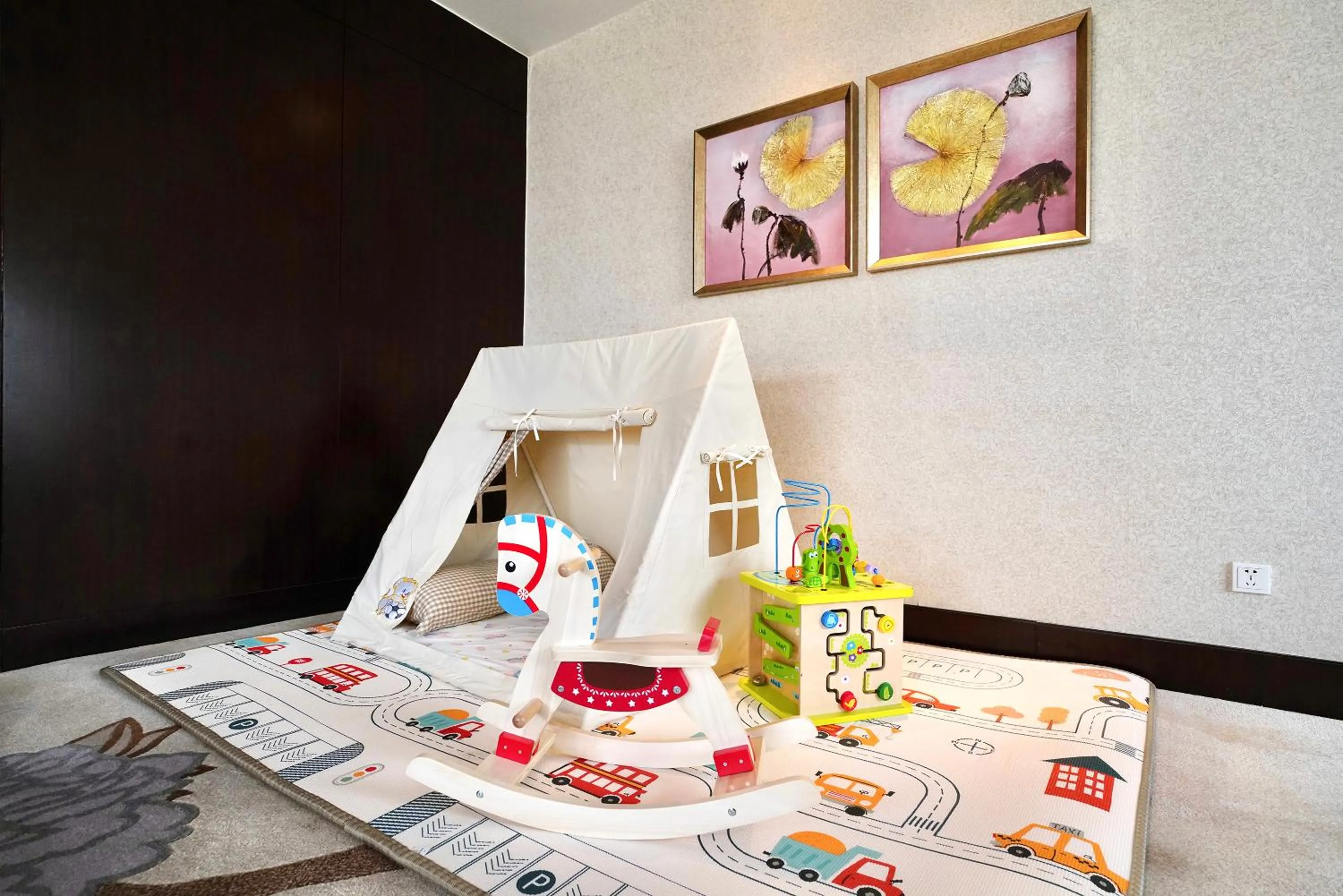 Living room in InterContinental Dalian by IHG