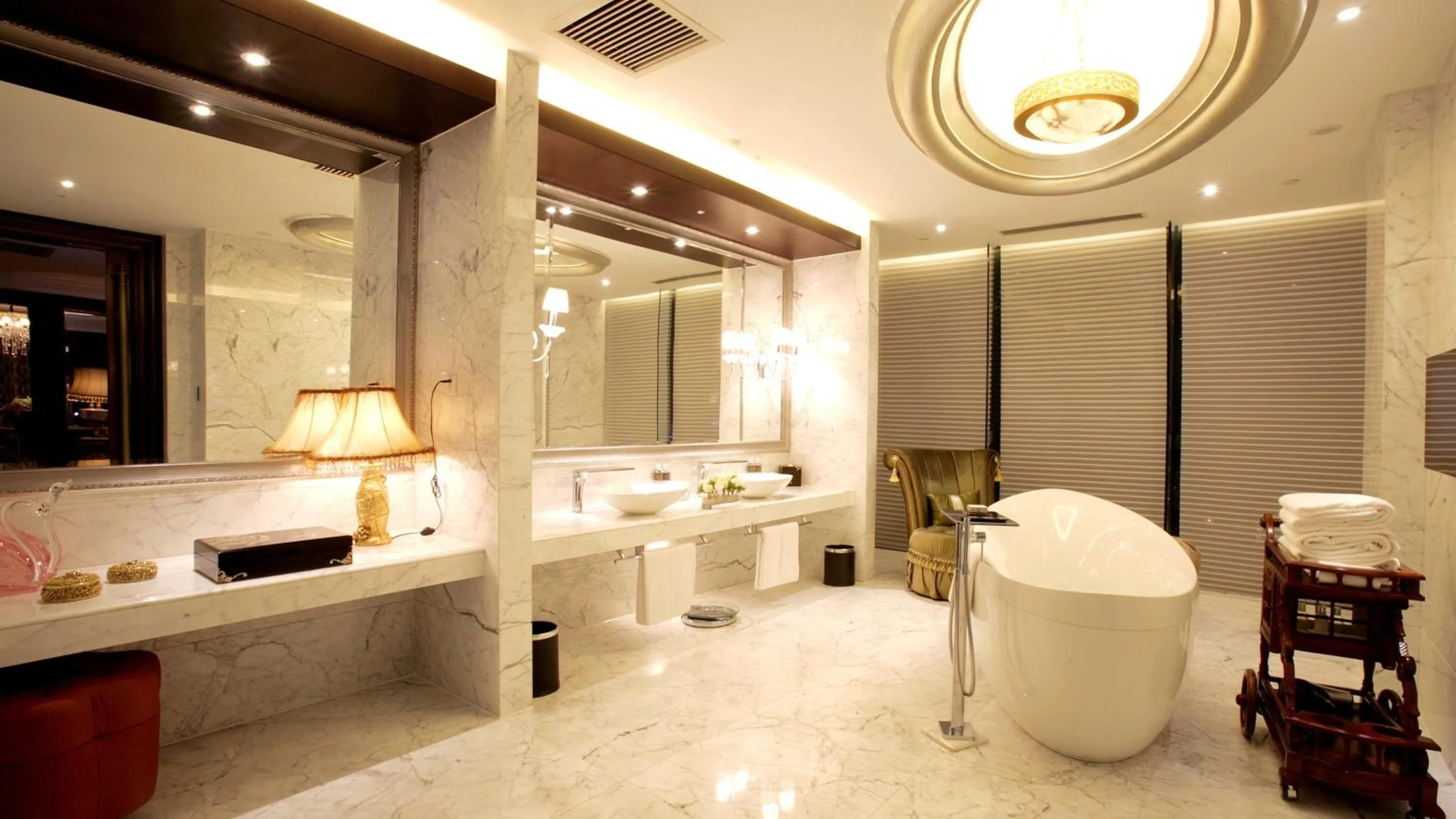 Bathroom in InterContinental Dalian by IHG