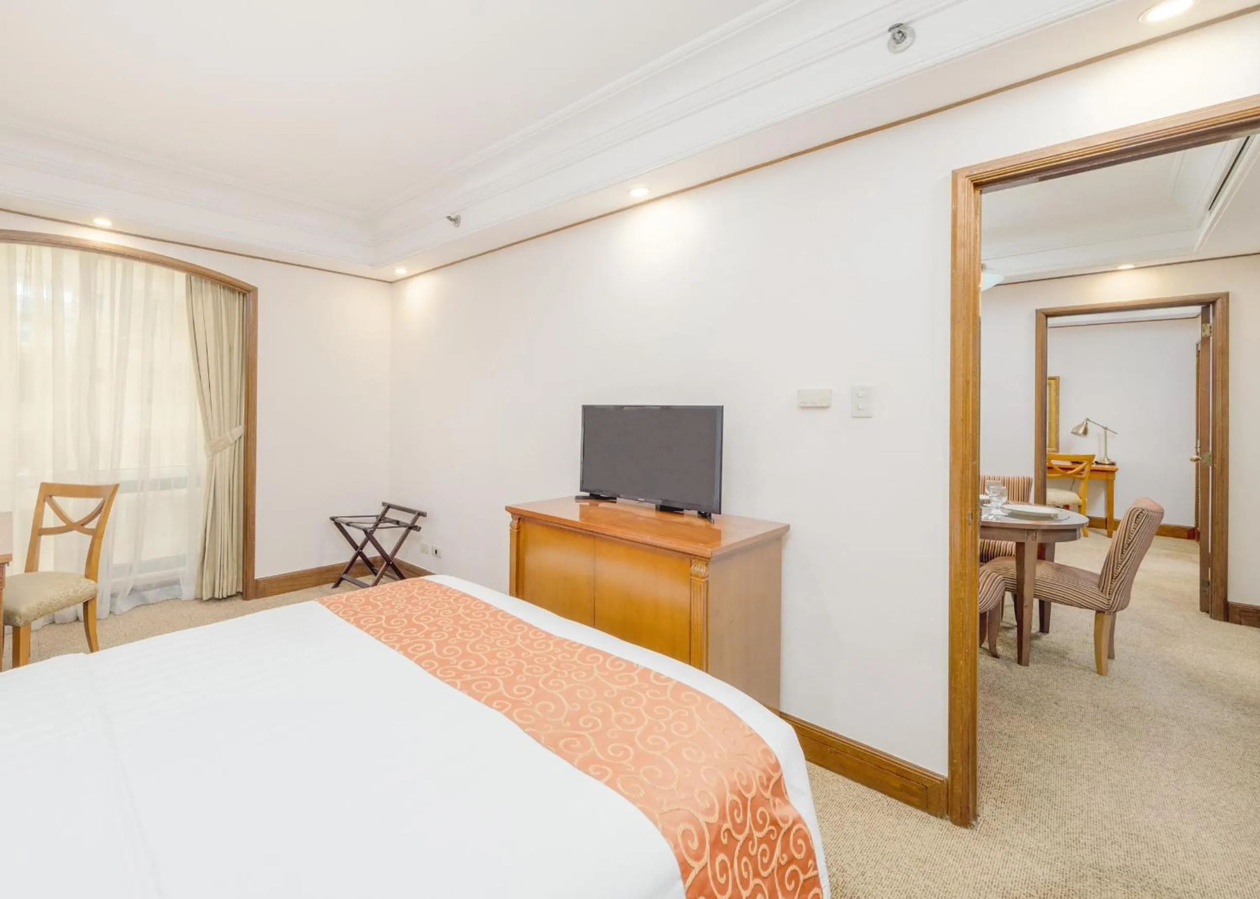 Bed in Richmonde Hotel Ortigas, Manila