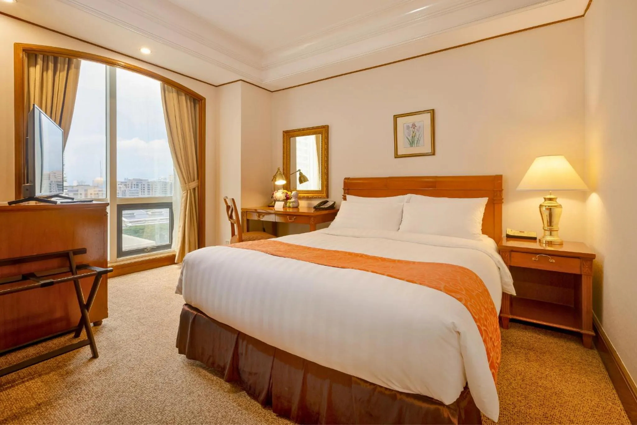 Bed in Richmonde Hotel Ortigas, Manila