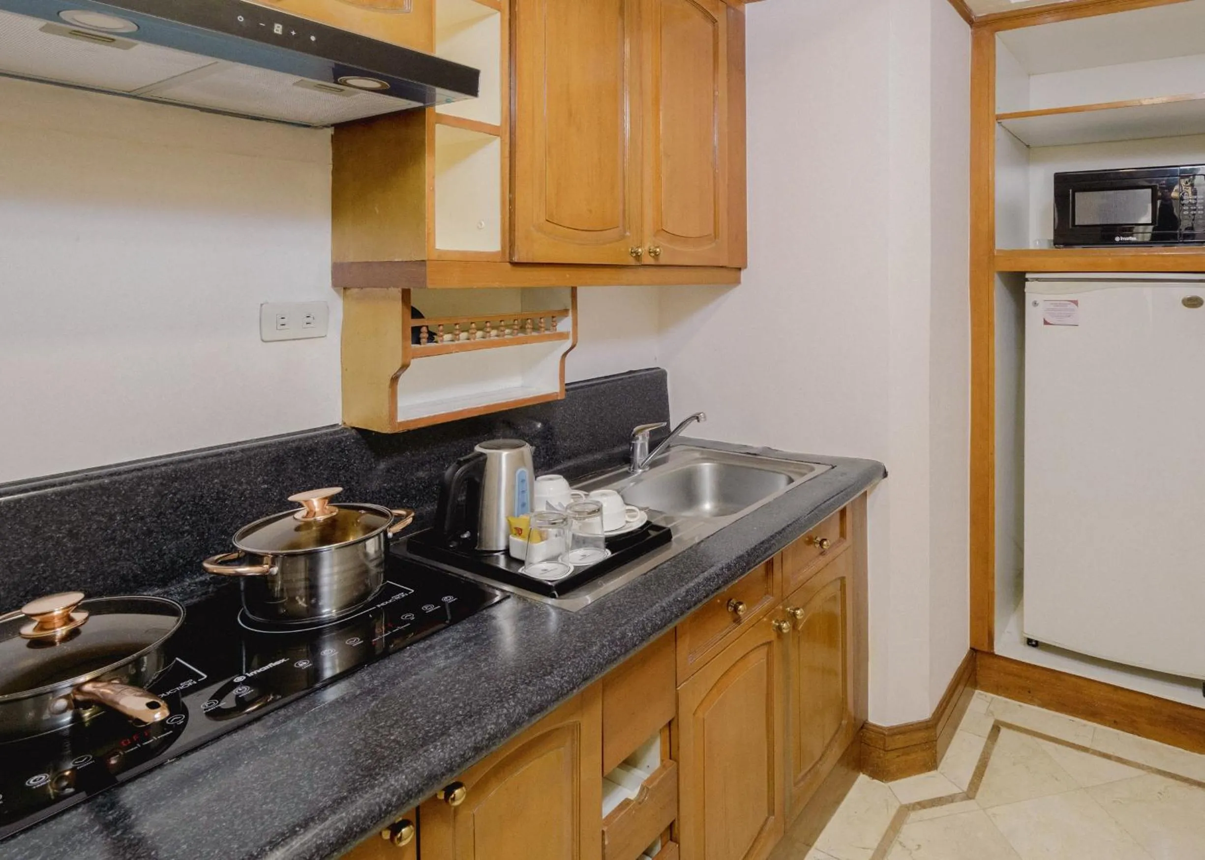 Coffee/tea facilities in Richmonde Hotel Ortigas, Manila