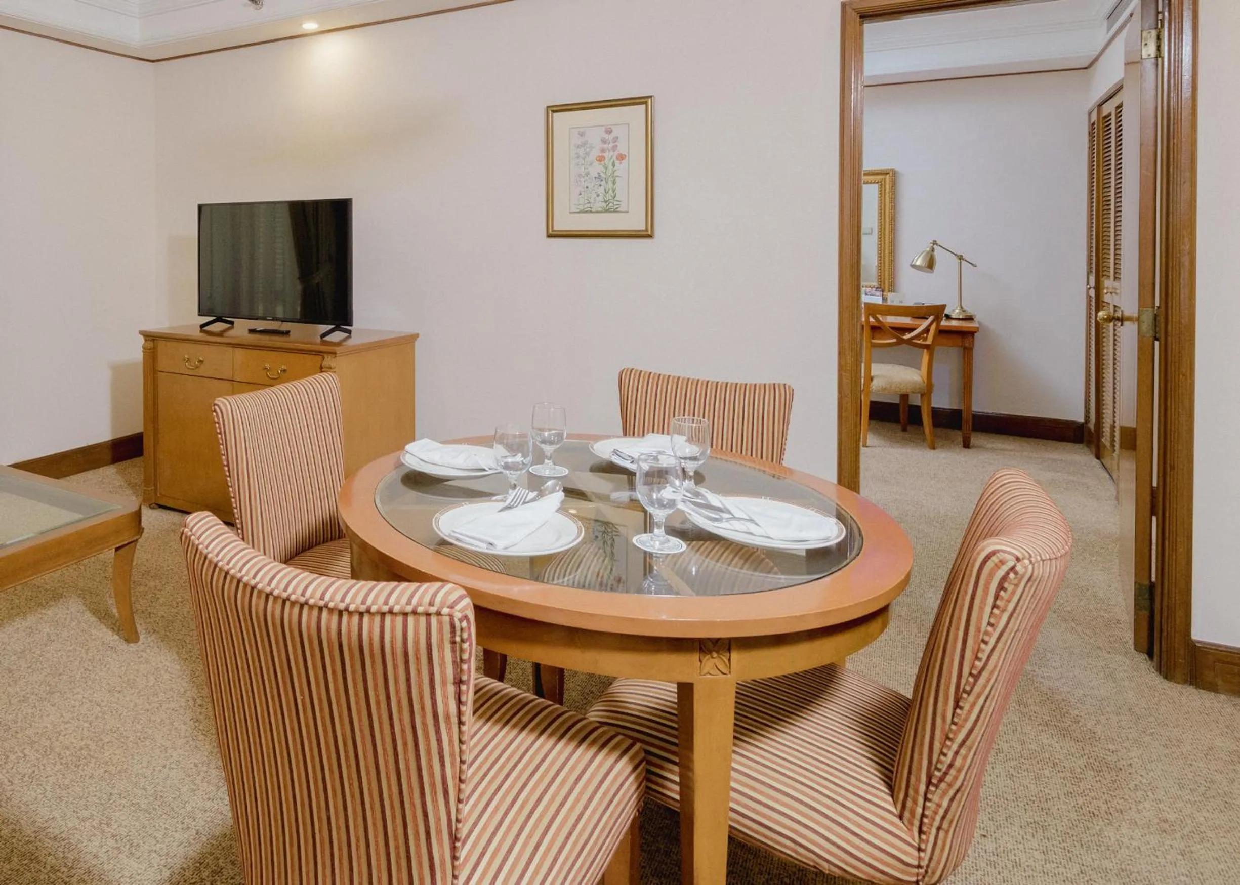 TV and multimedia in Richmonde Hotel Ortigas, Manila