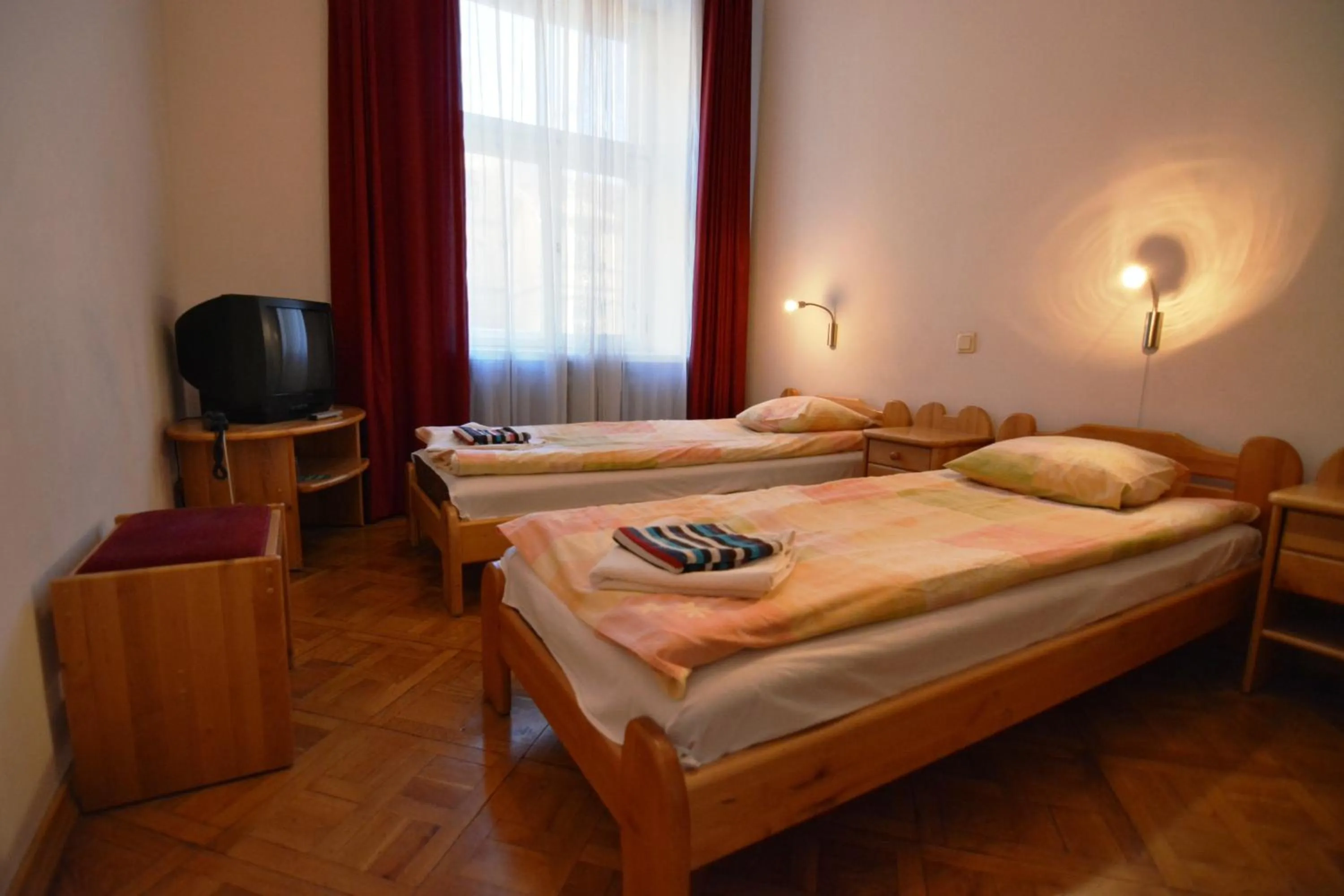 TV and multimedia, Bed in Hotel Multilux with Self Check-in