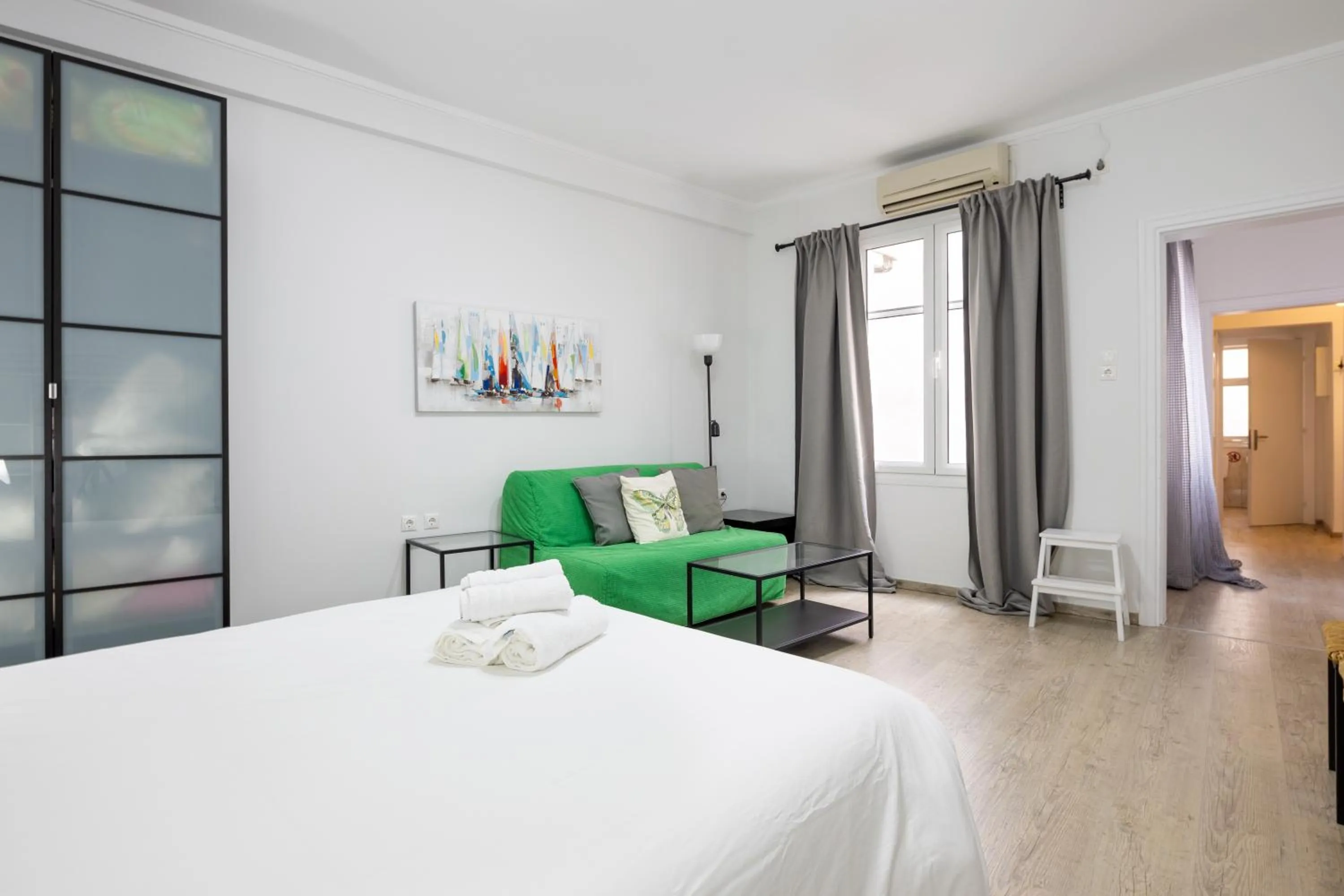 Bed in Apartments Historical Center