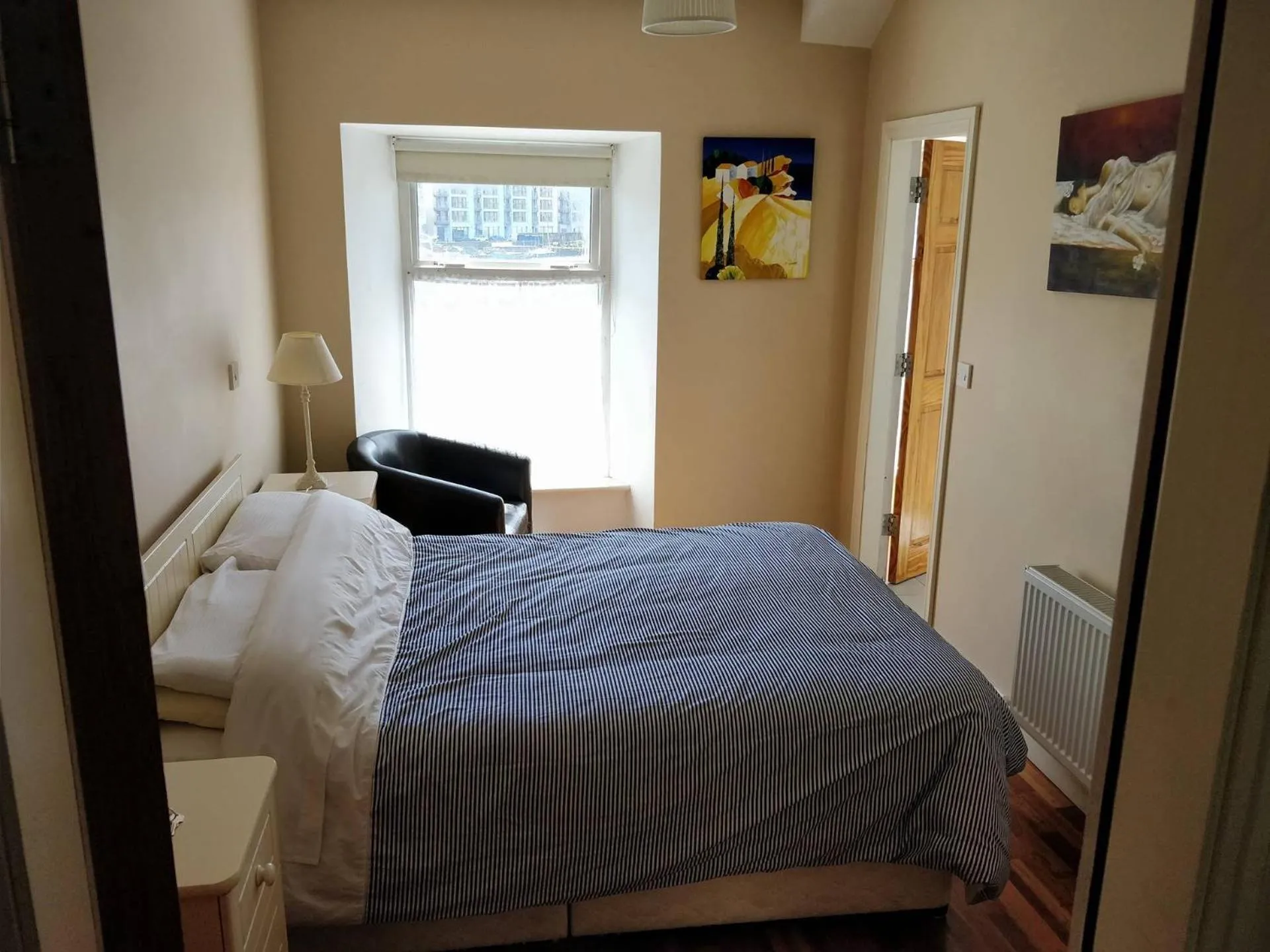 Bed in Barry's Harbour View
