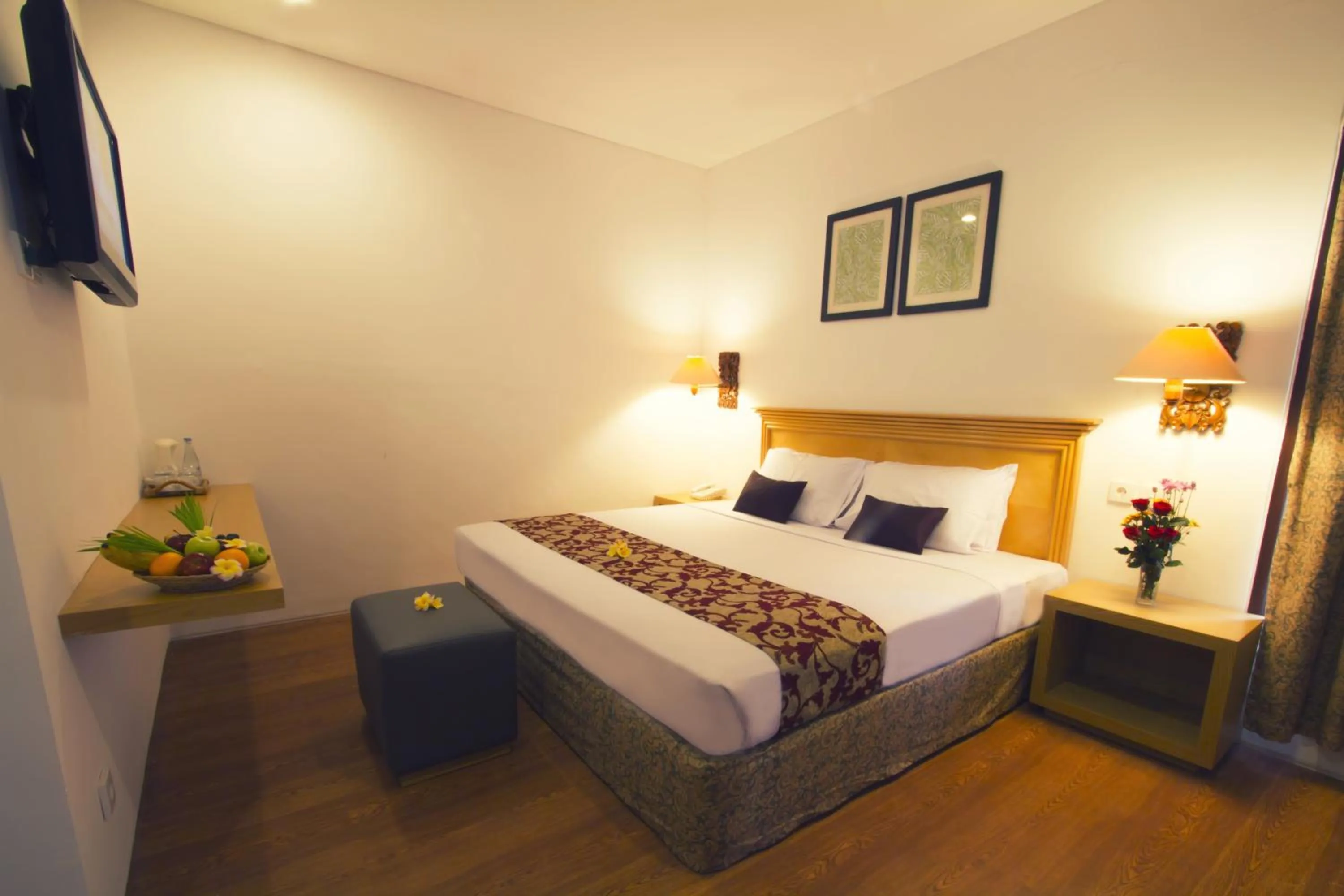 Bed in Seminyak Paradiso Hotel