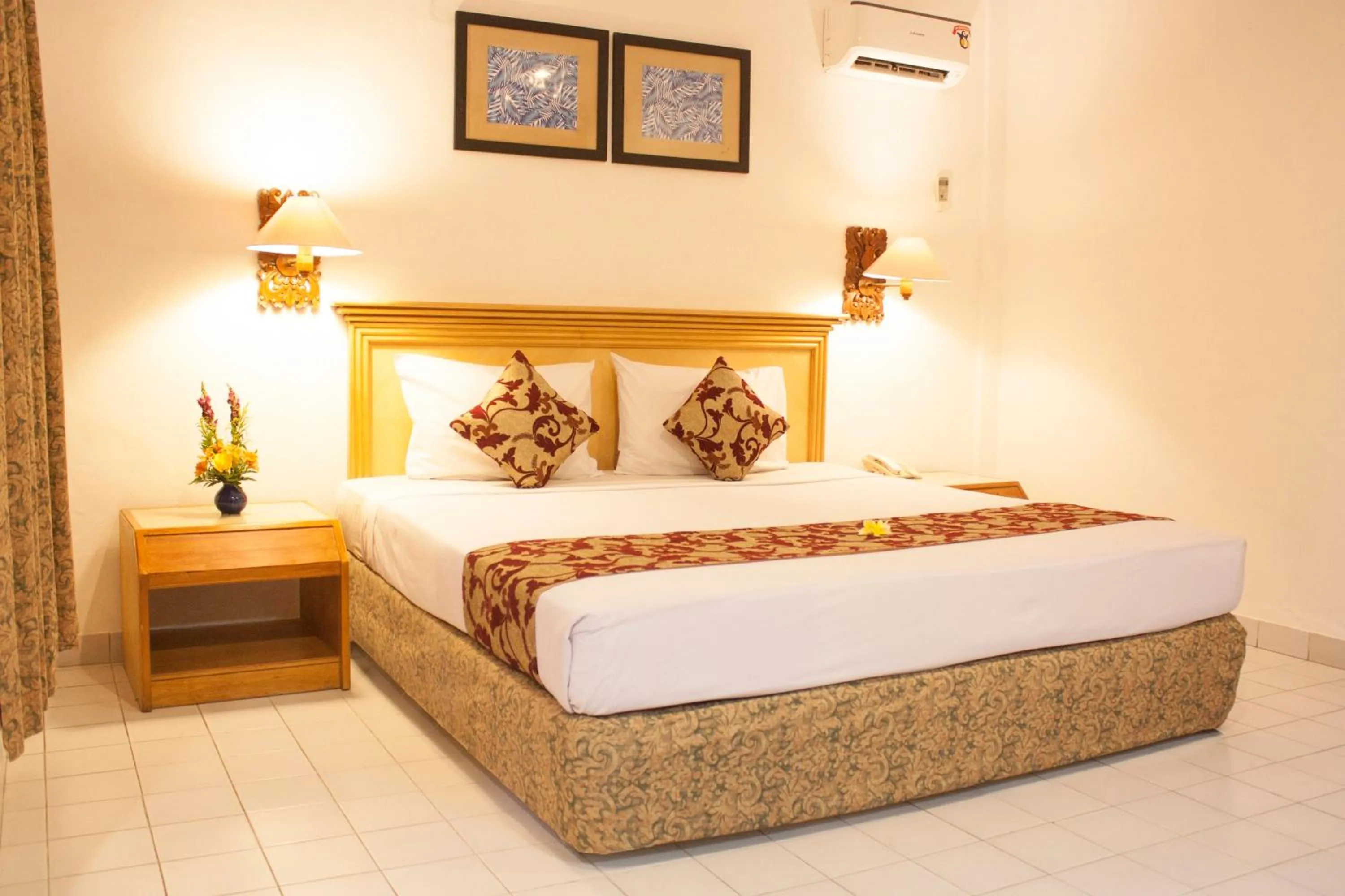 Bed in Seminyak Paradiso Hotel