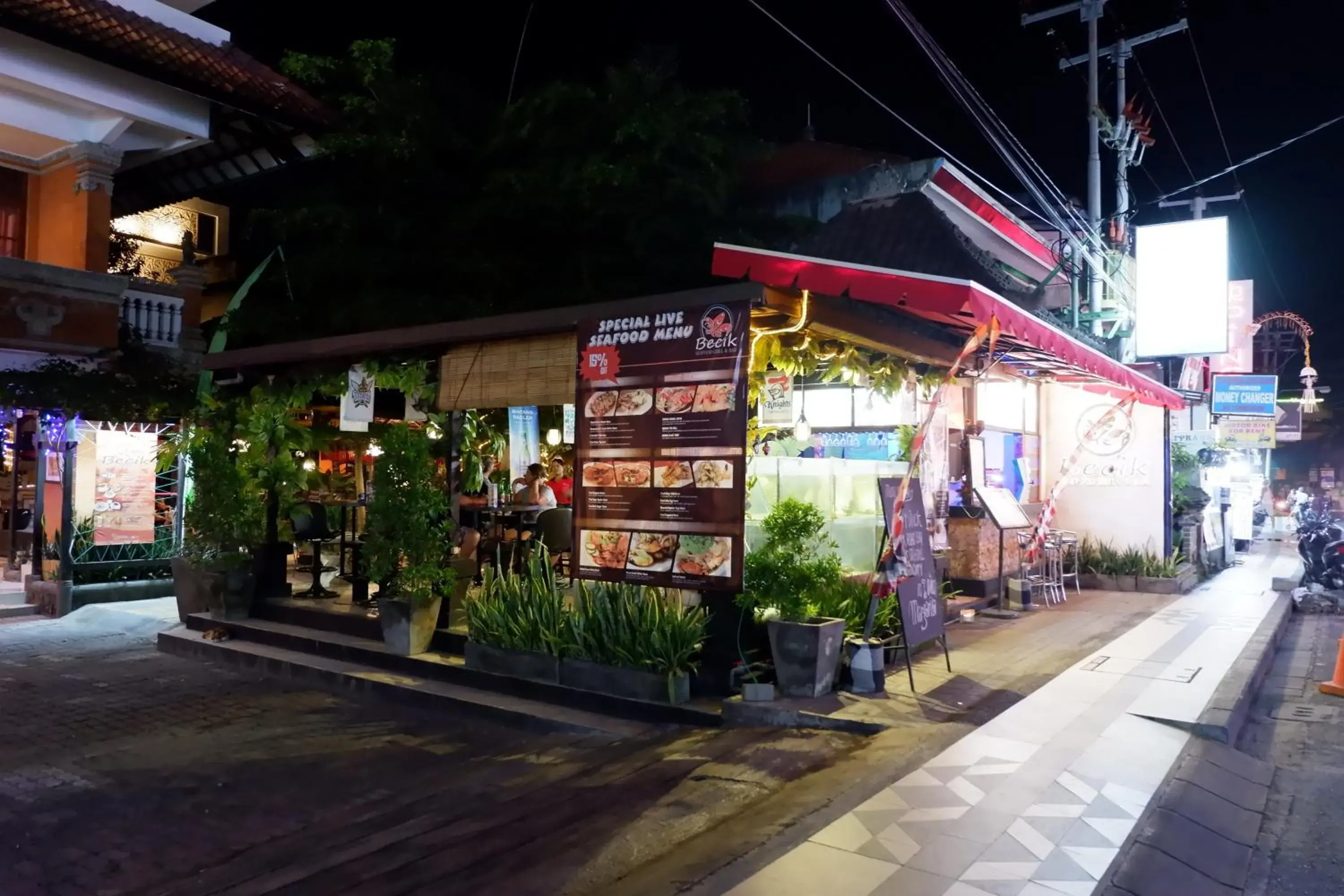 Restaurant/places to eat in Seminyak Paradiso Hotel Restaurant/places to eat in Seminyak Paradiso Hotel