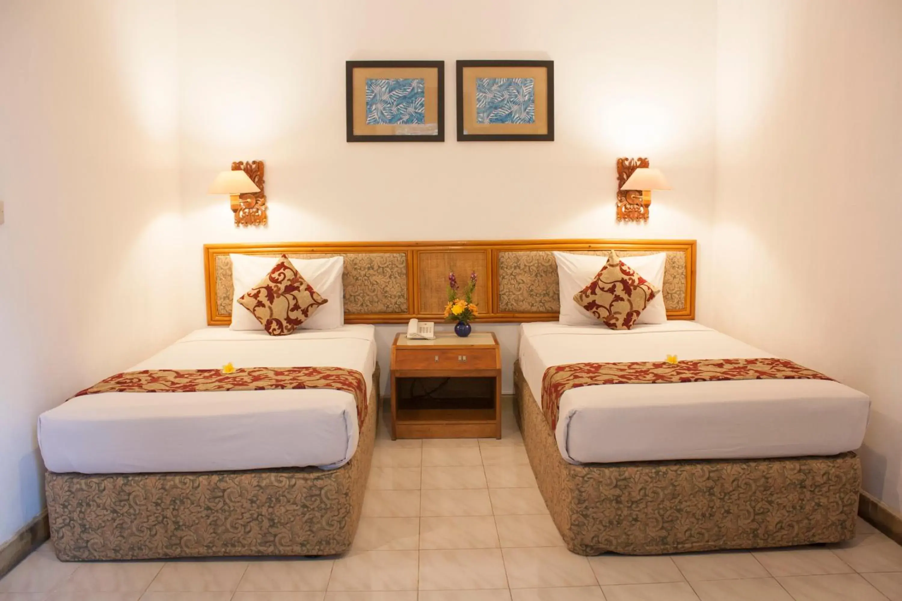 Bed in Seminyak Paradiso Hotel Bed in Seminyak Paradiso Hotel