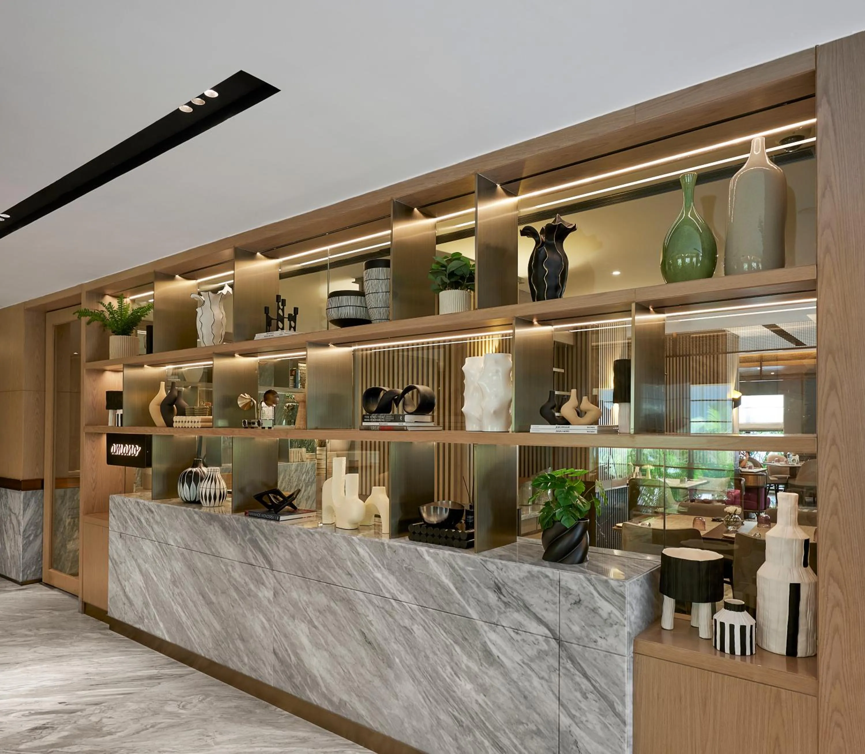 Restaurant/places to eat in Astoria Hotel