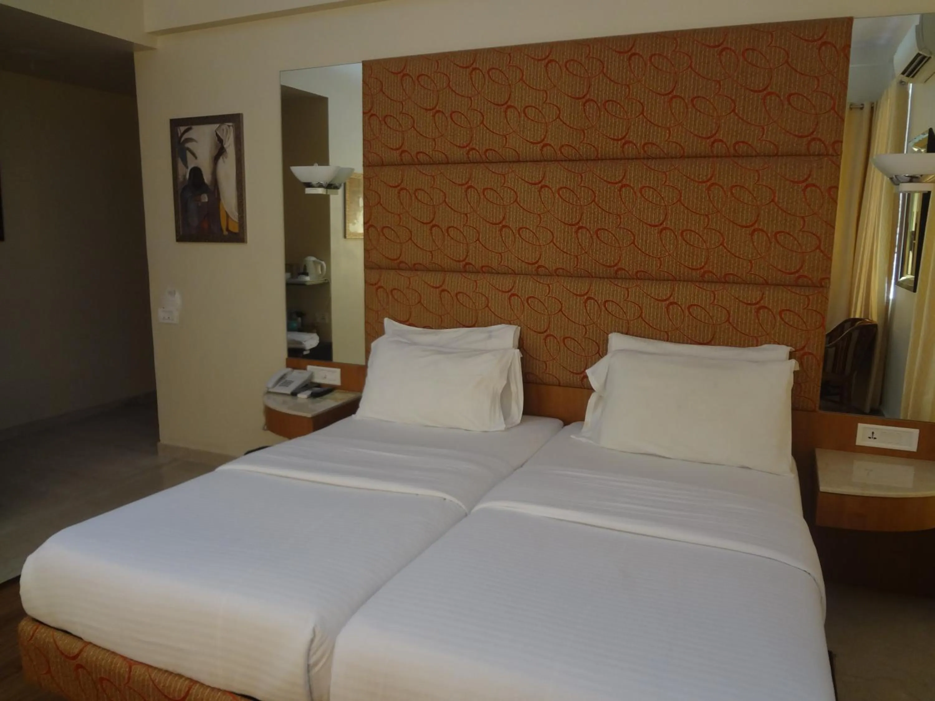 Bedroom, Bed in Astoria Hotel