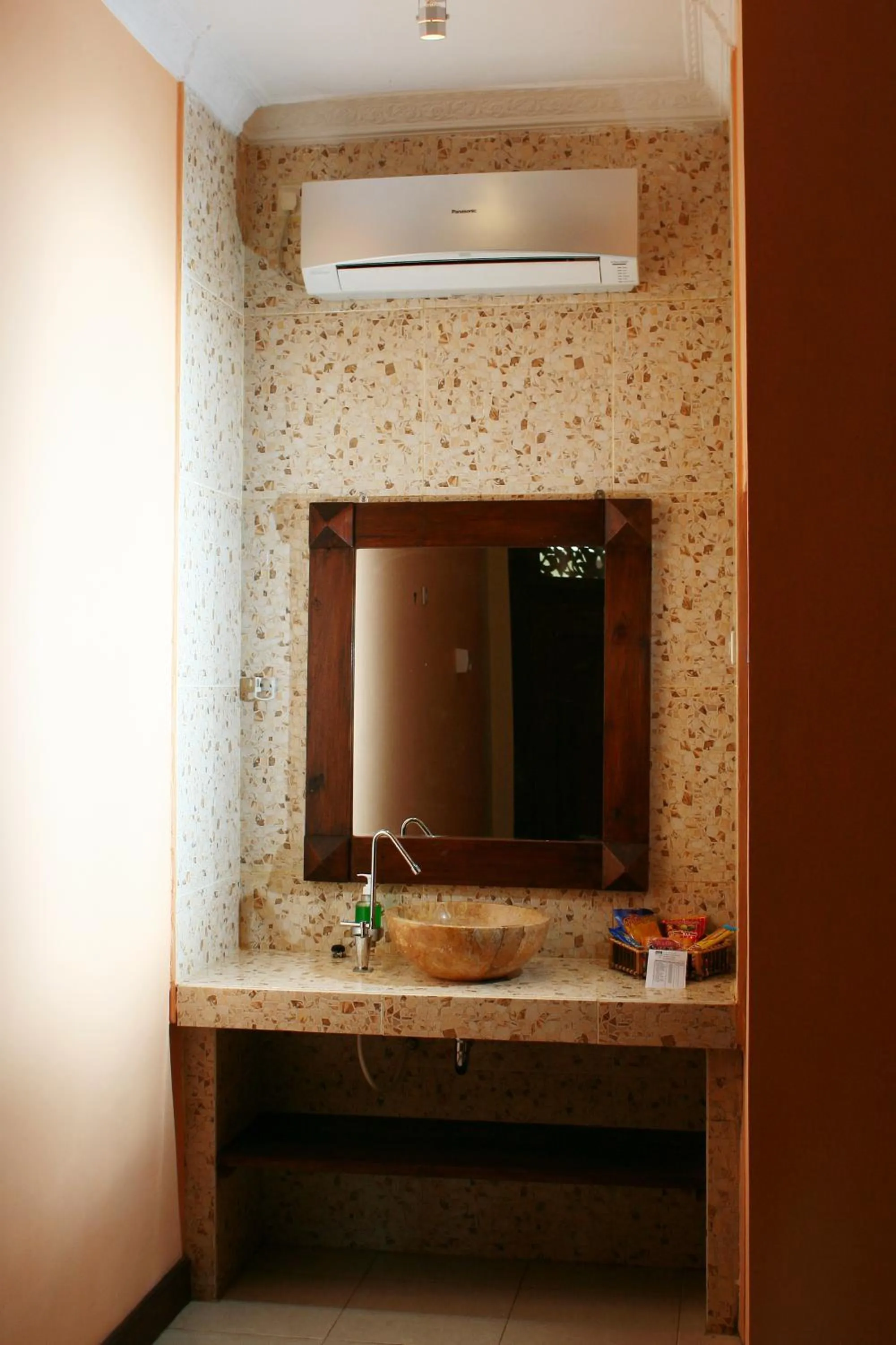 Bathroom in Hotel 1001 Malam