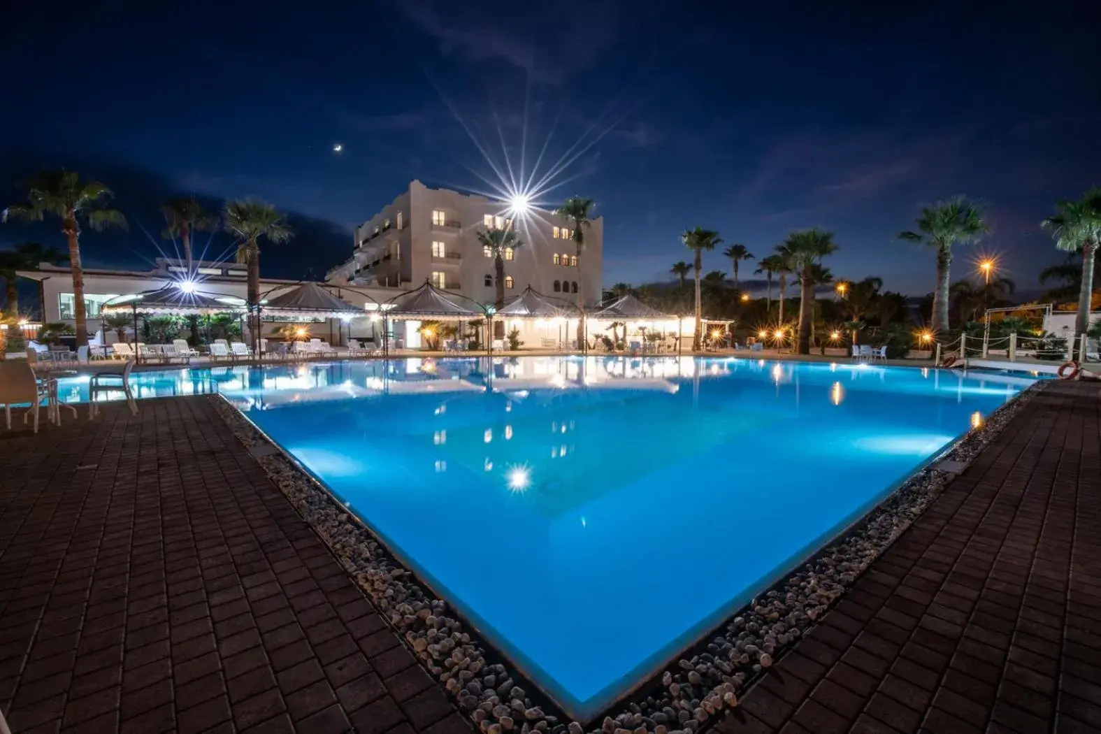 Swimming Pool in Hotel Baia D'oro