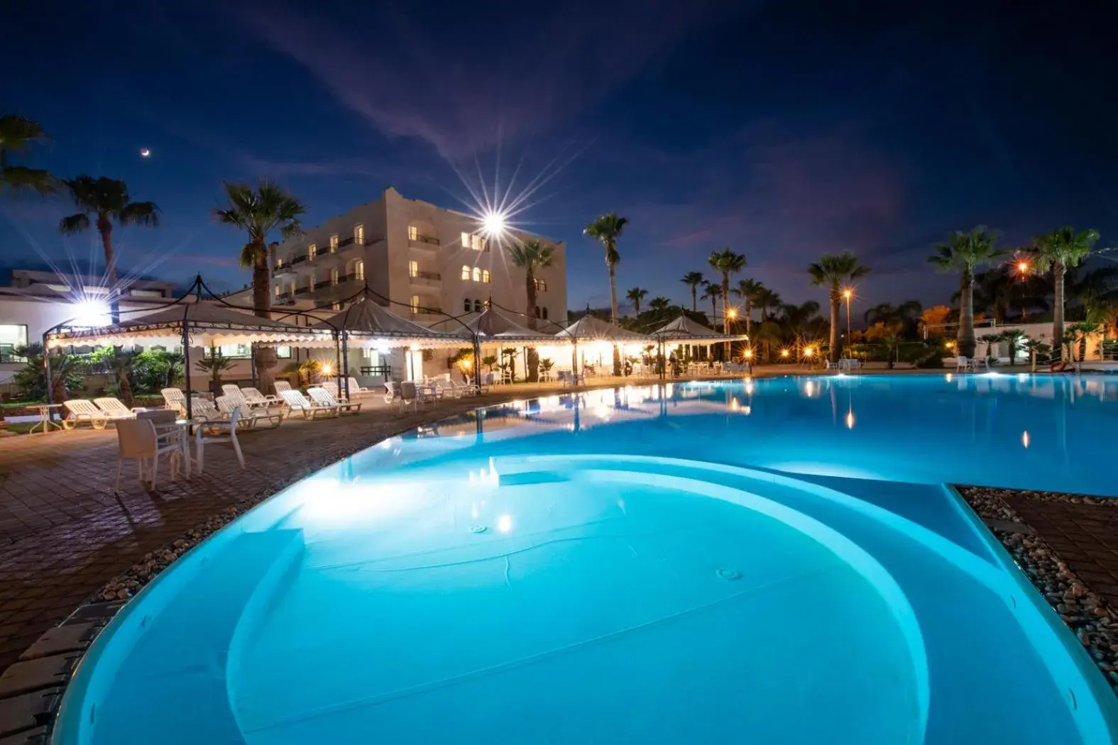 Swimming Pool in Hotel Baia D'oro