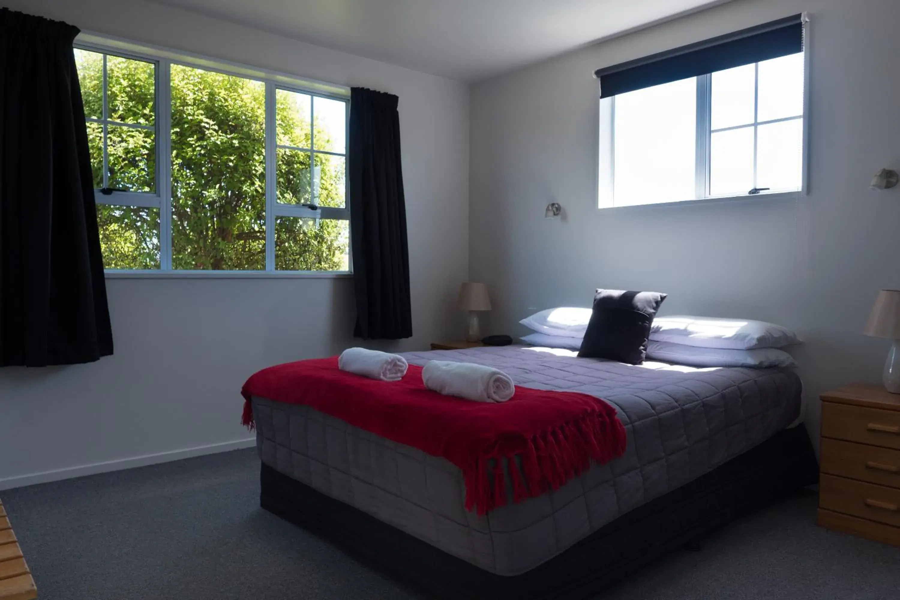 Bedroom, Bed in Fitzherbert Court Motel Bedroom, Bed in Fitzherbert Court Motel