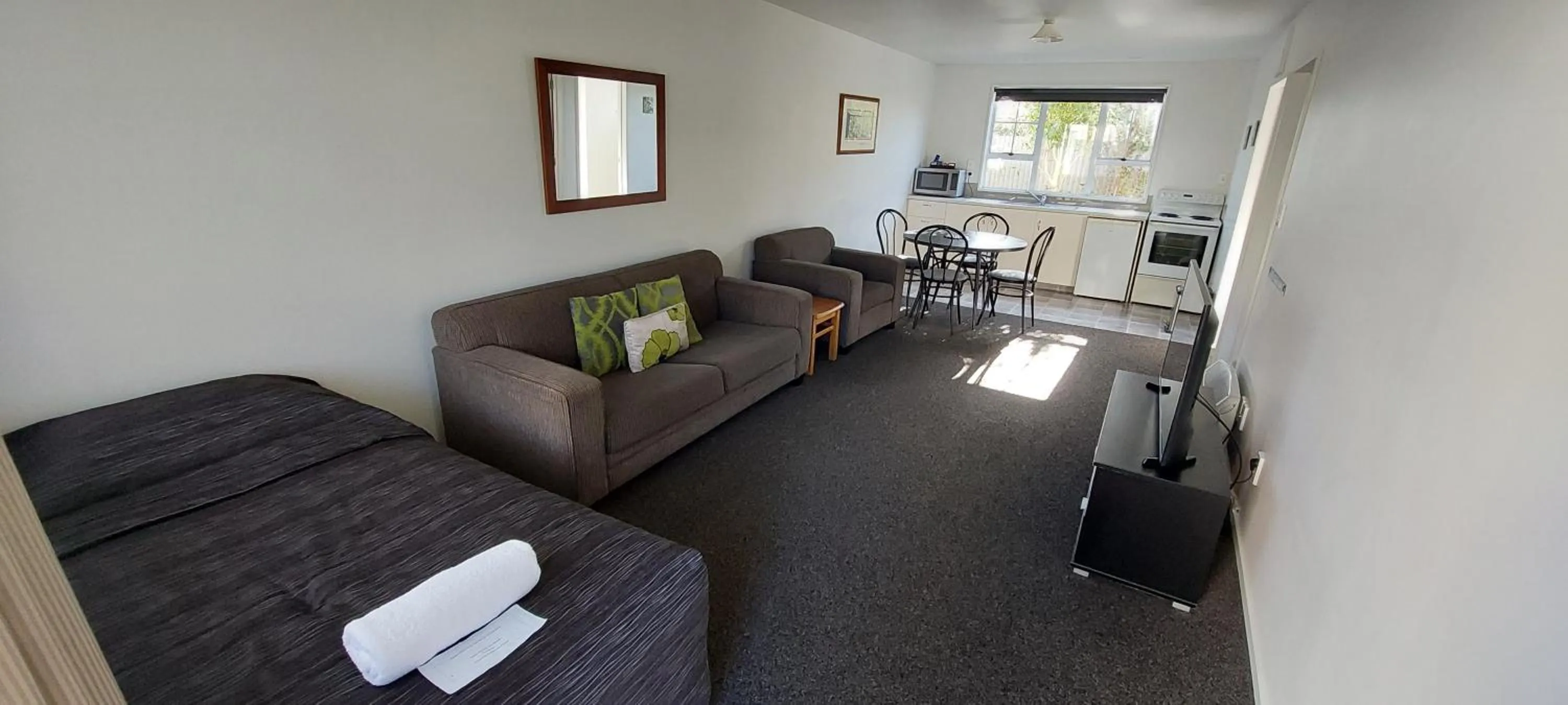 TV and multimedia in Fitzherbert Court Motel