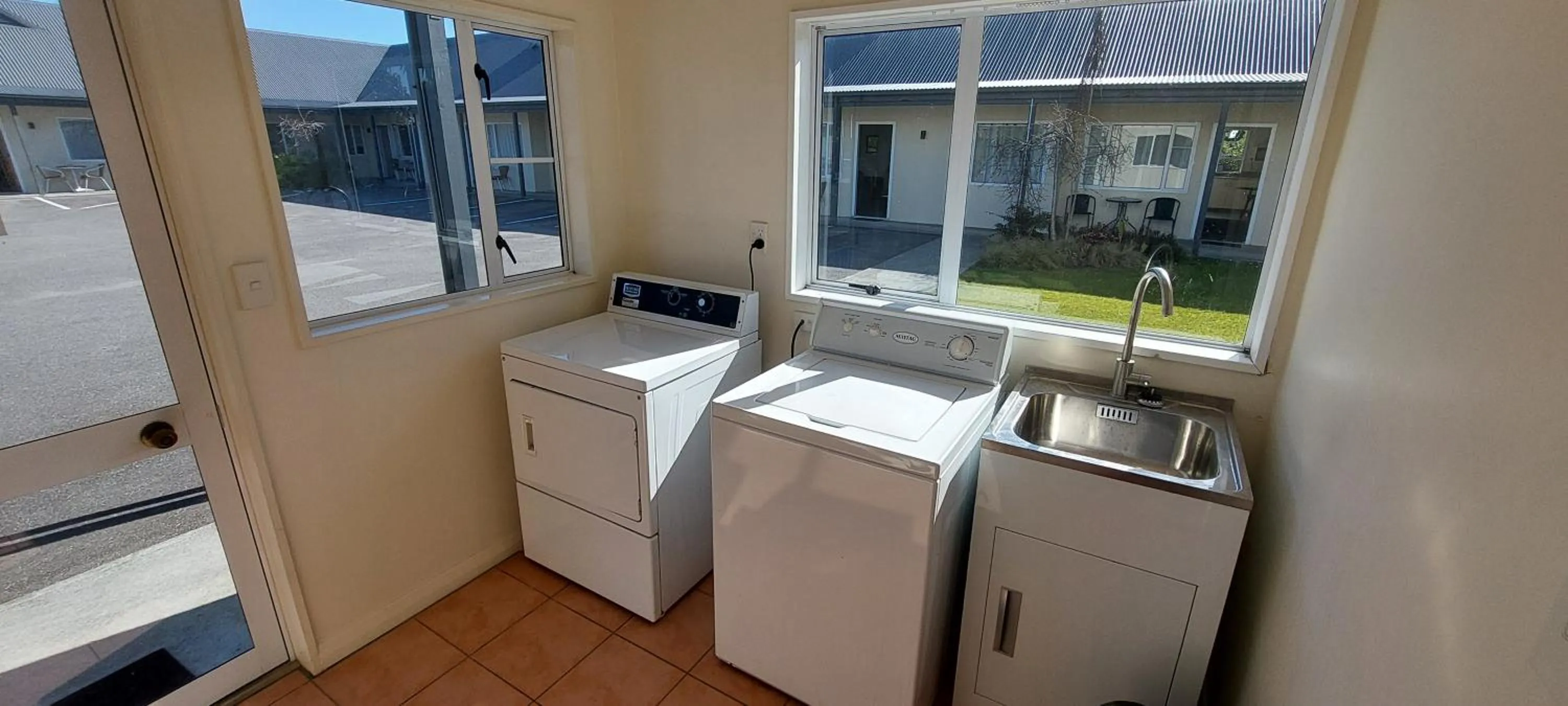 laundry in Fitzherbert Court Motel