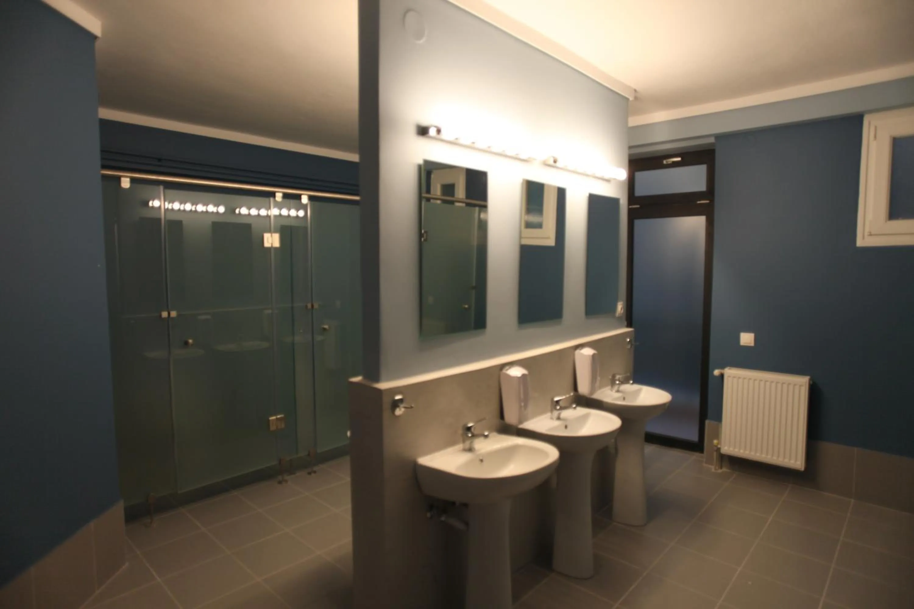 Bathroom in Stay Hybrid Youth Hostel