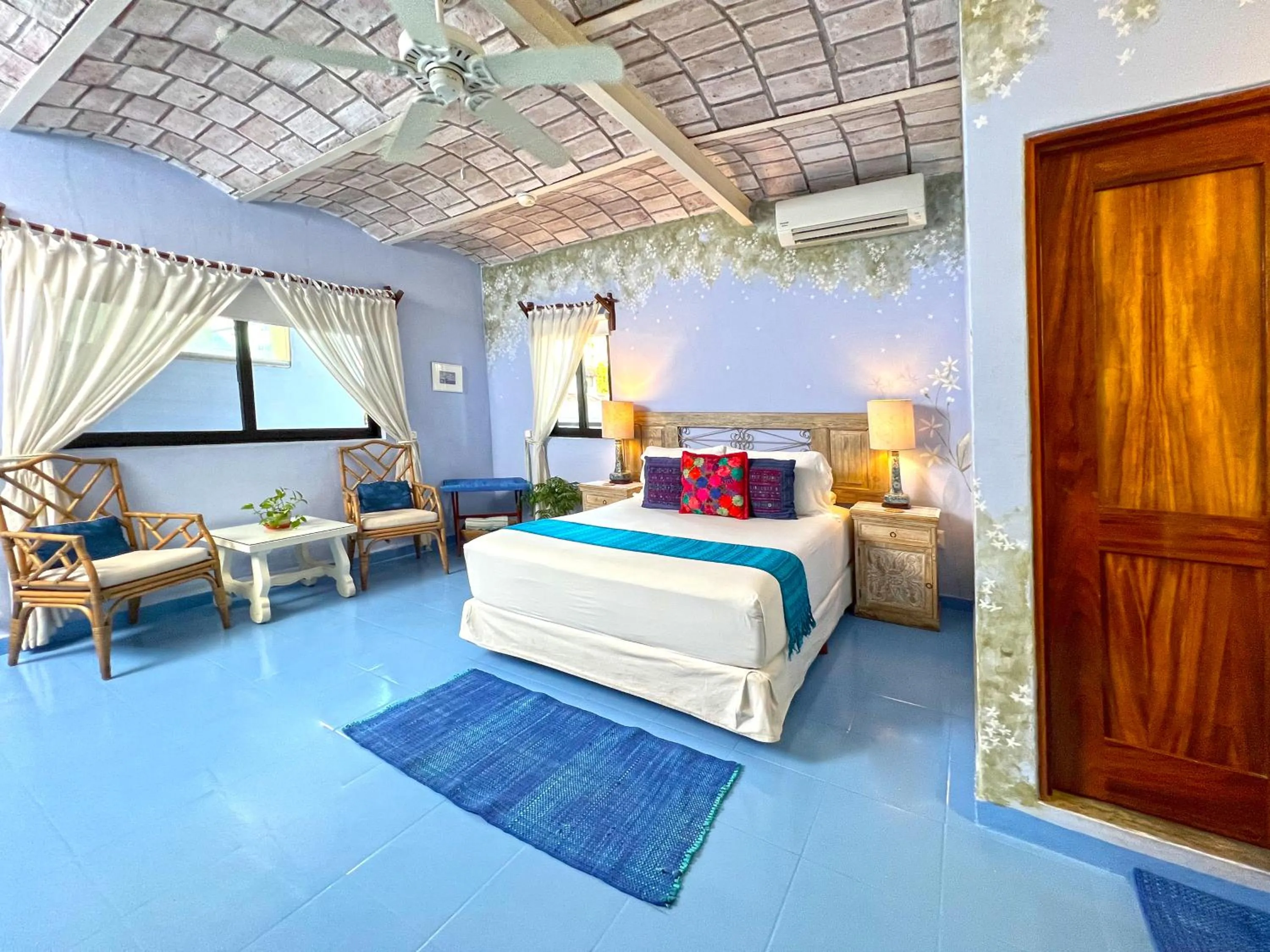 Bed in Casa Nawalli Pickleball Resort & Retreats Adults Only