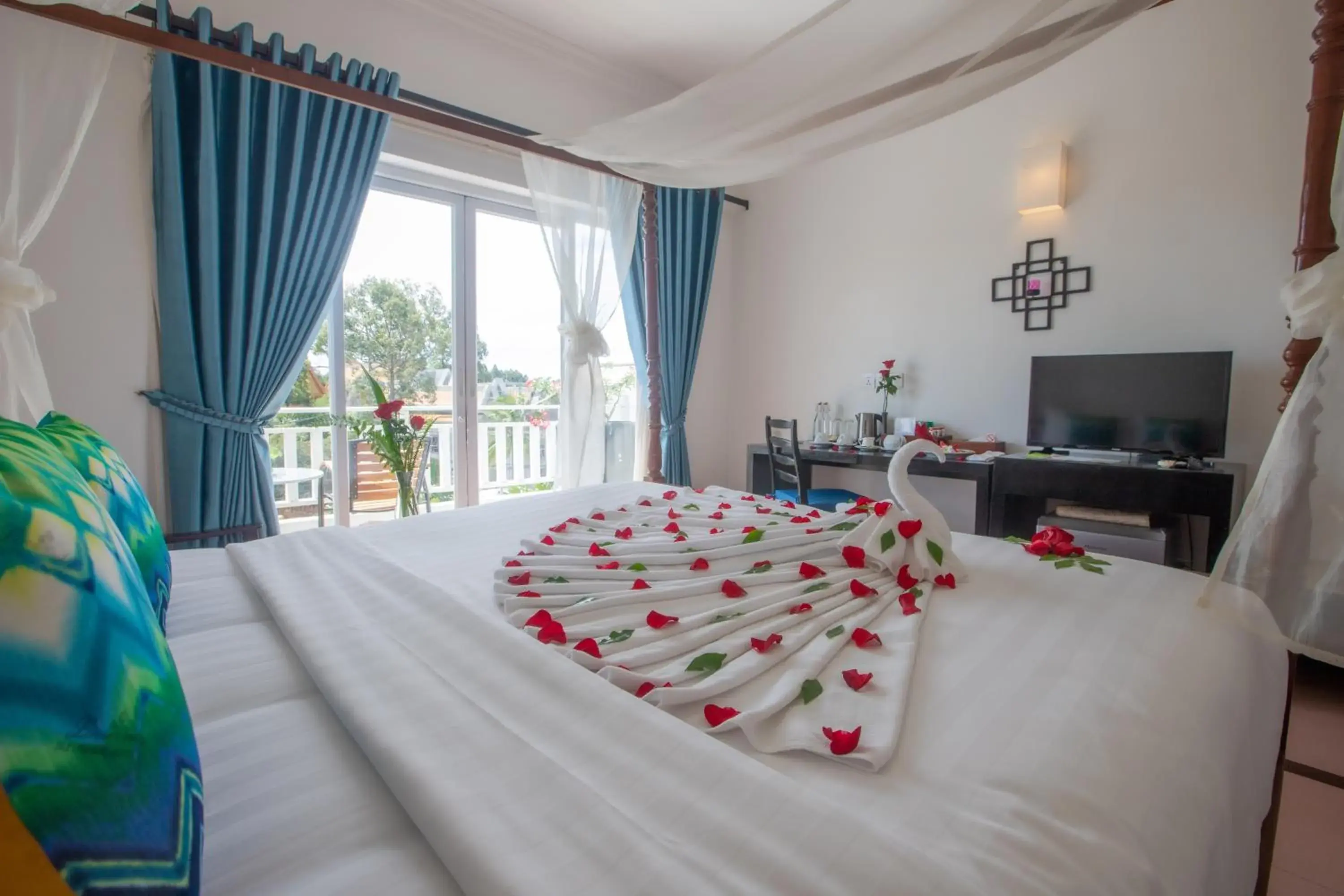 Bedroom, Bed in Amber Angkor Villa Hotel & Spa Bedroom, Bed in Amber Angkor Villa Hotel & Spa