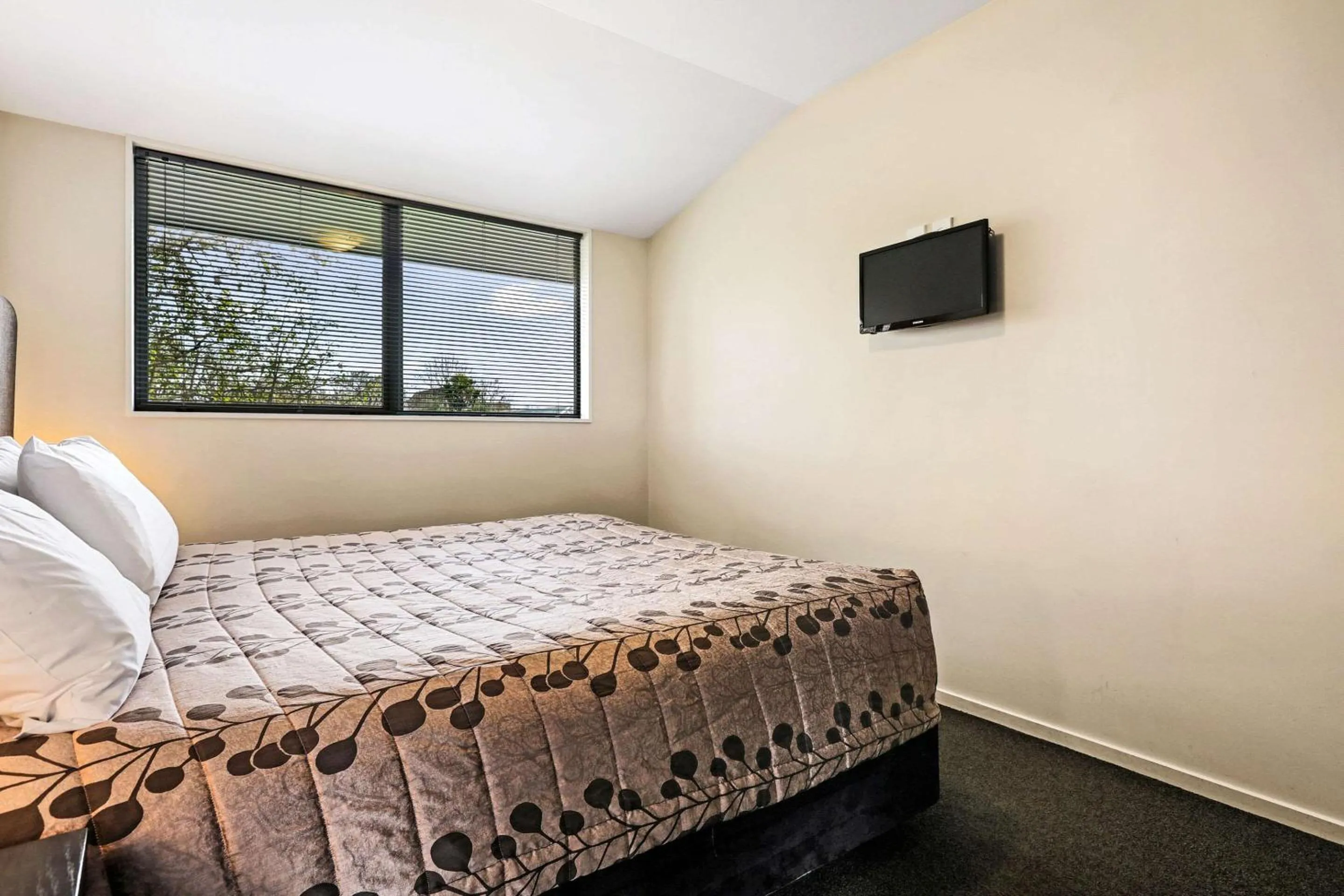 Photo of the whole room, Bed in Quality Suites Amore