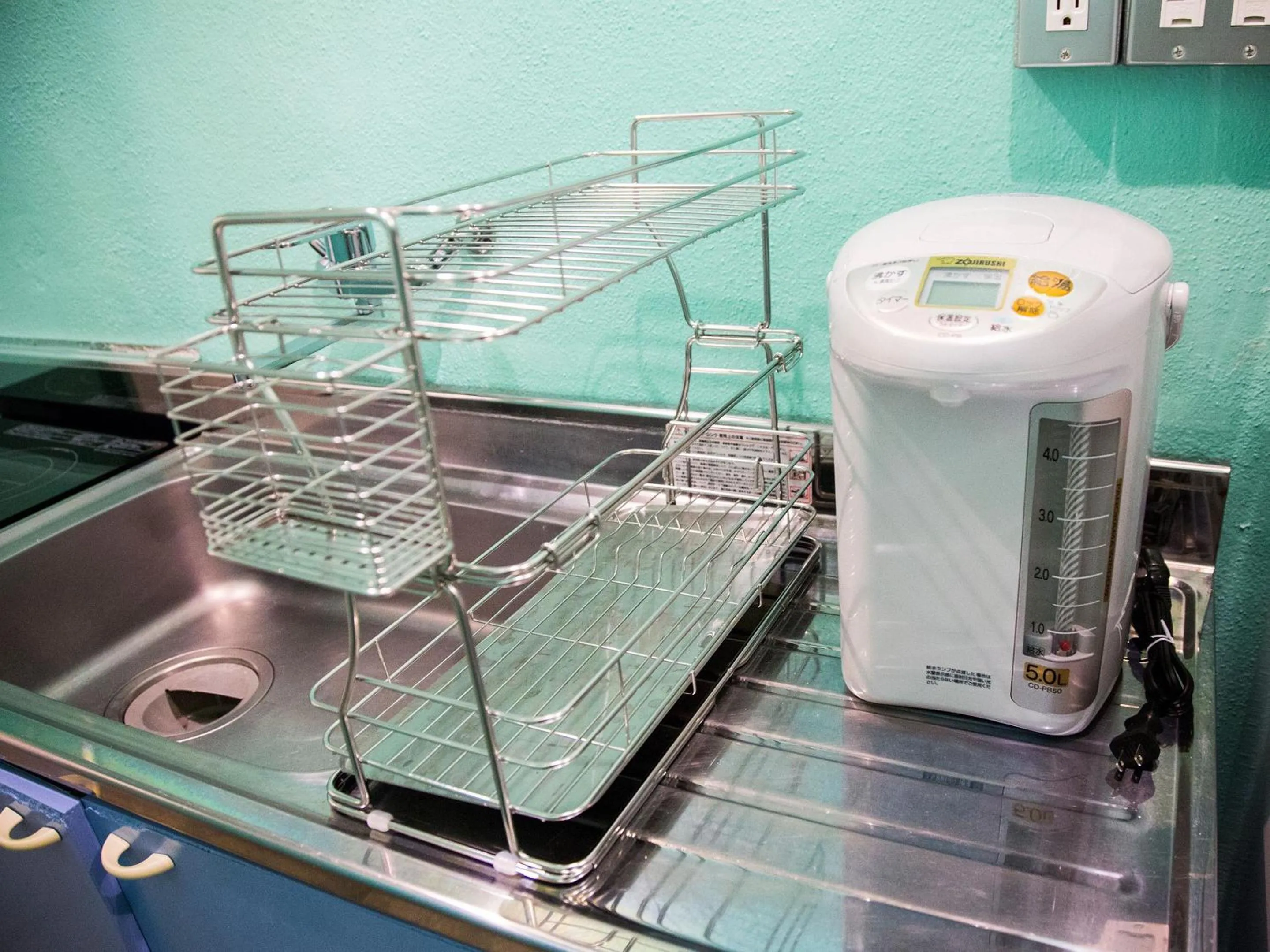 Communal kitchen in Seawall Hostel