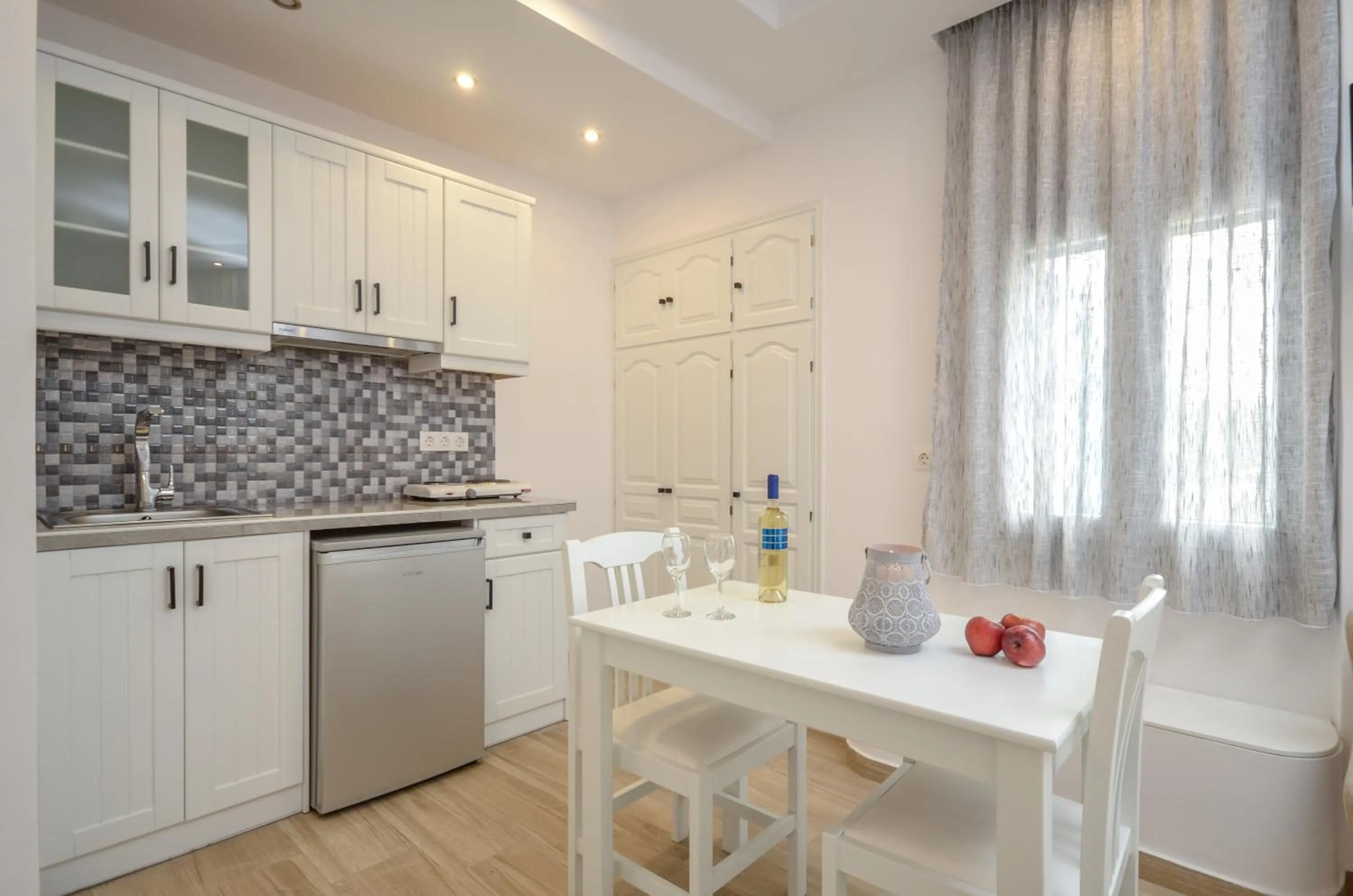 Kitchen or kitchenette in Sun Beach Hotel