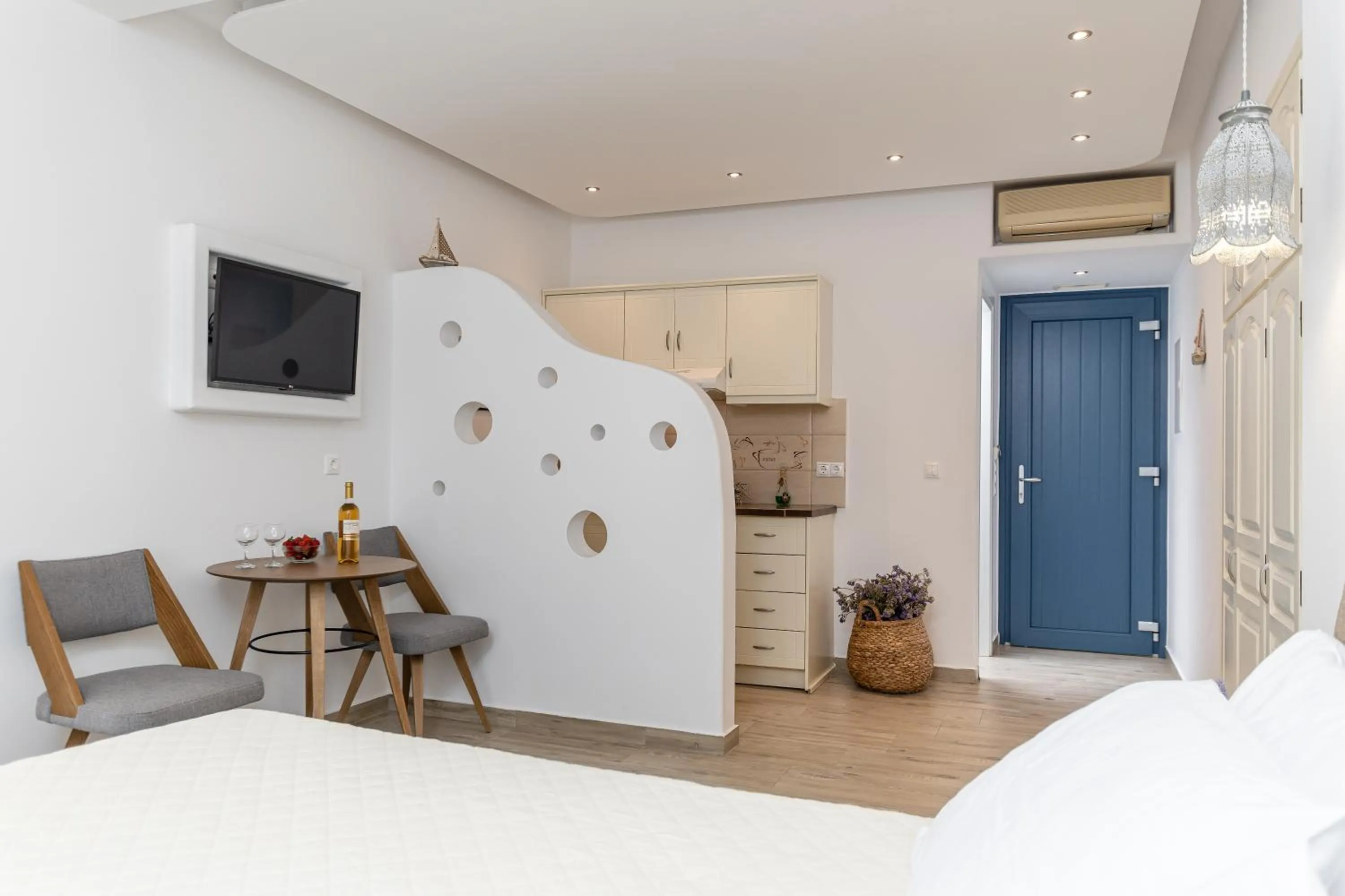 TV and multimedia in Sun Beach Hotel