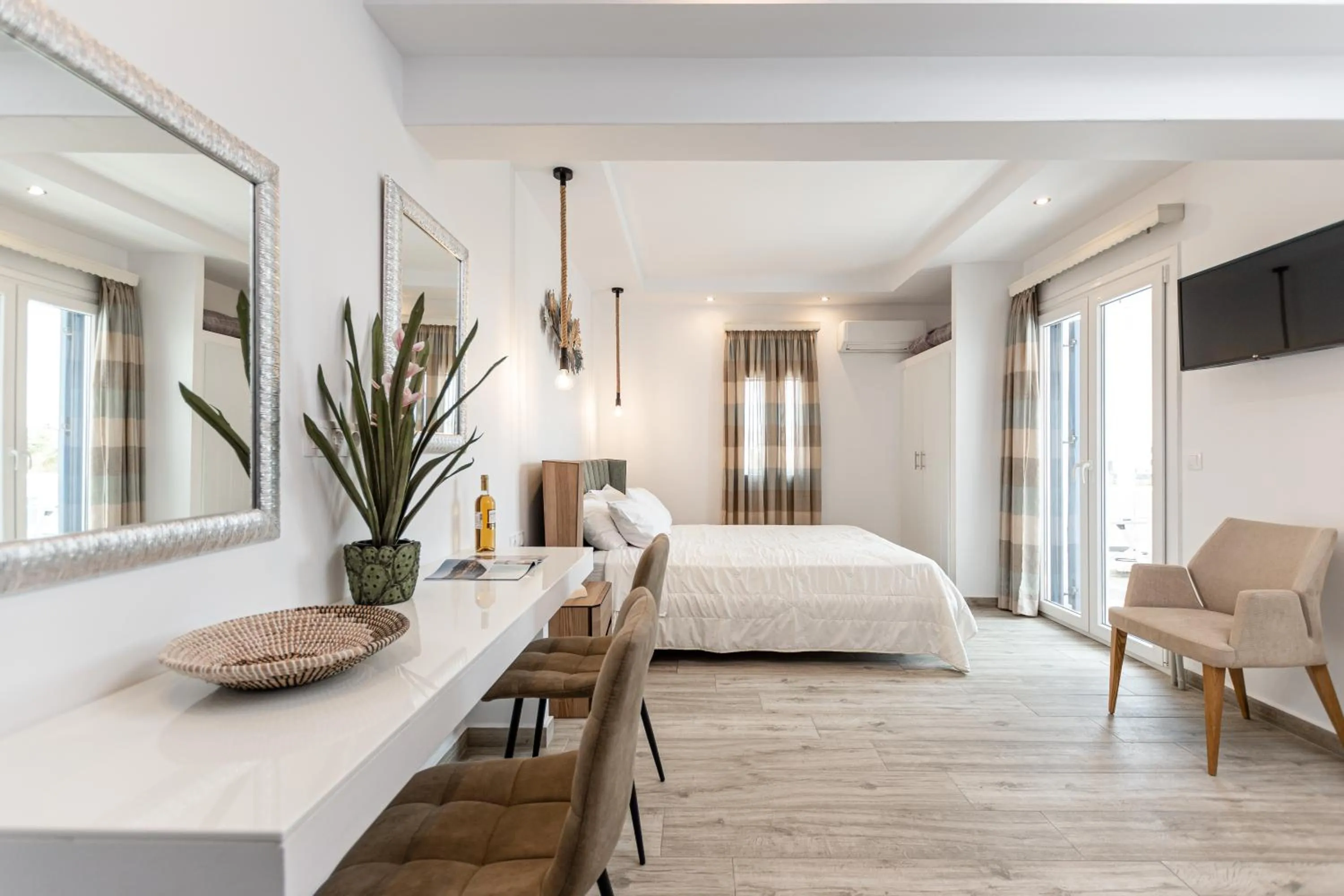 Photo of the whole room, Bed in Sun Beach Hotel