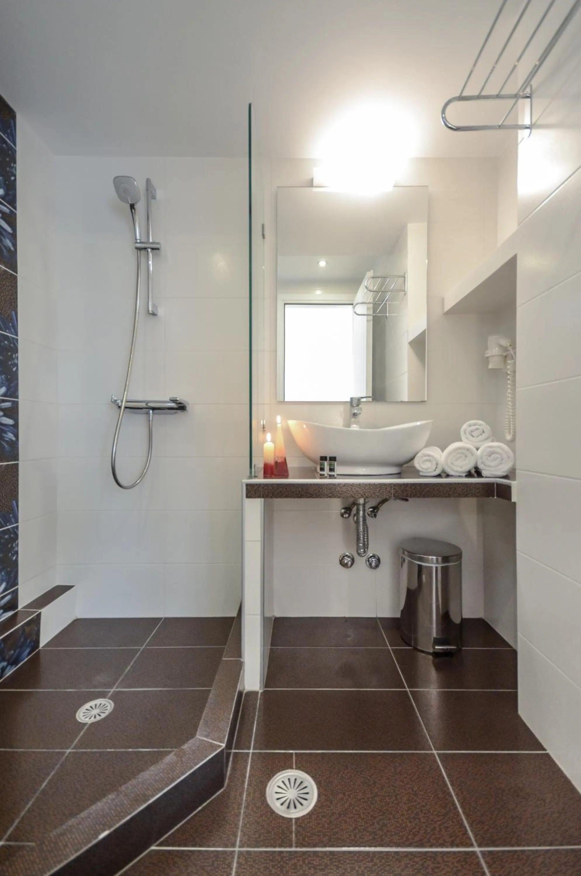 Shower in Sun Beach Hotel