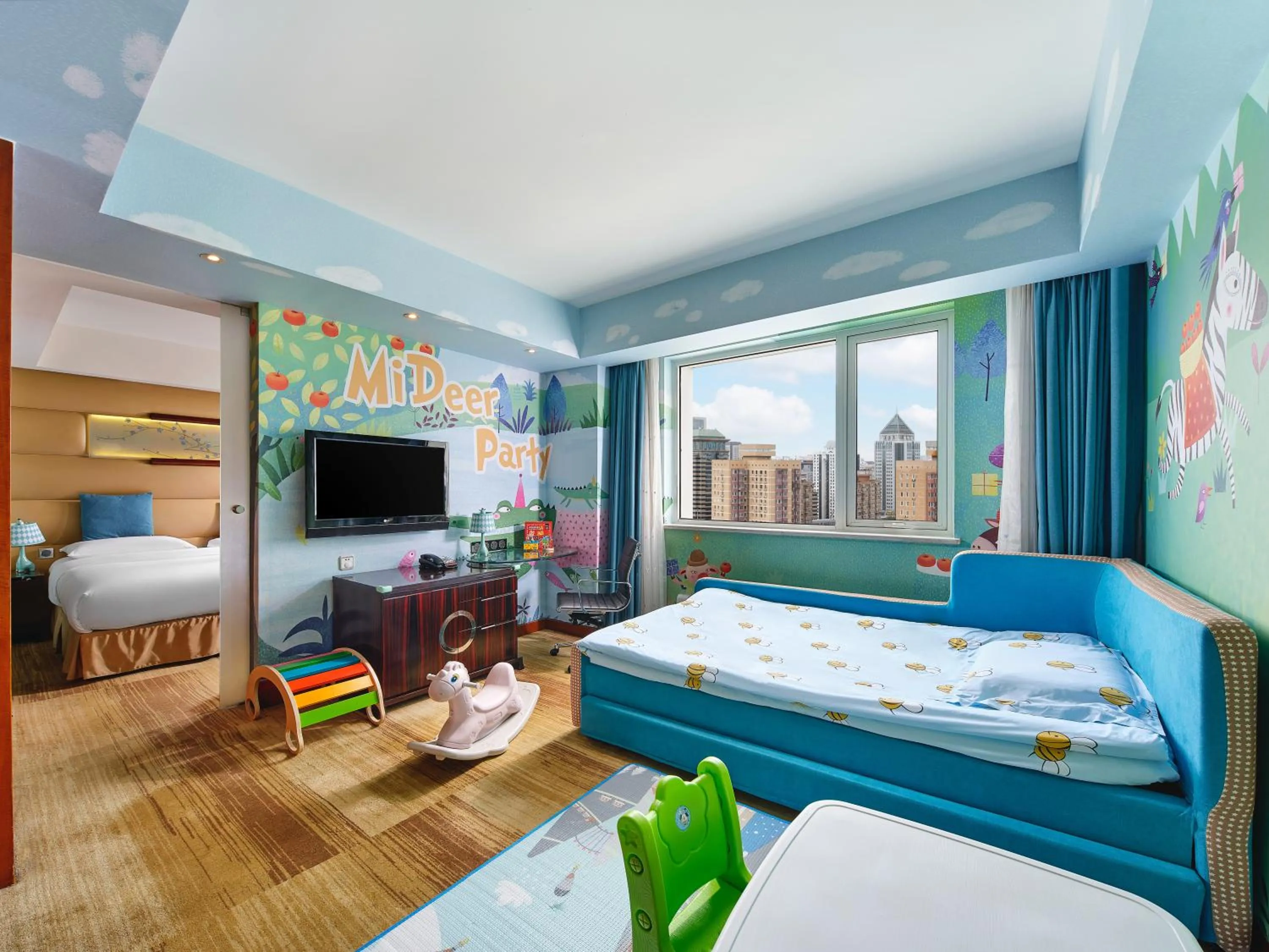 children, Bed in Gehua New Century Hotel Beijing