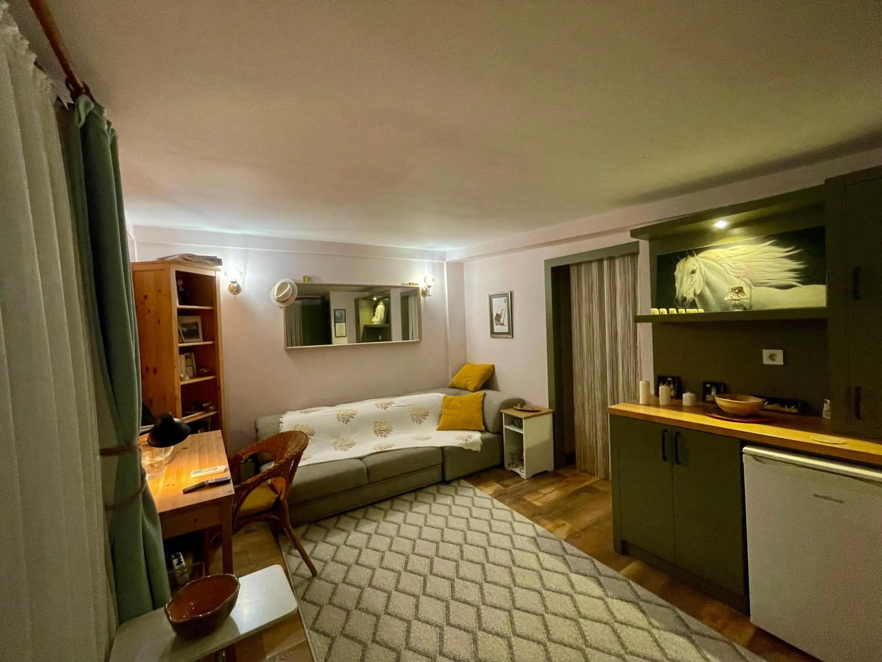 Photo of the whole room, Bed in The Suite Apart Hotel