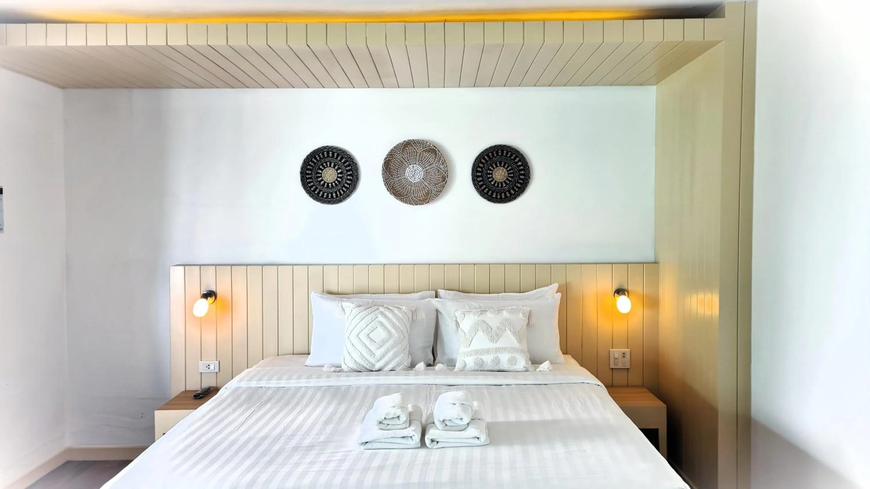 Bedroom, Bed in Moonlight Bay Resort