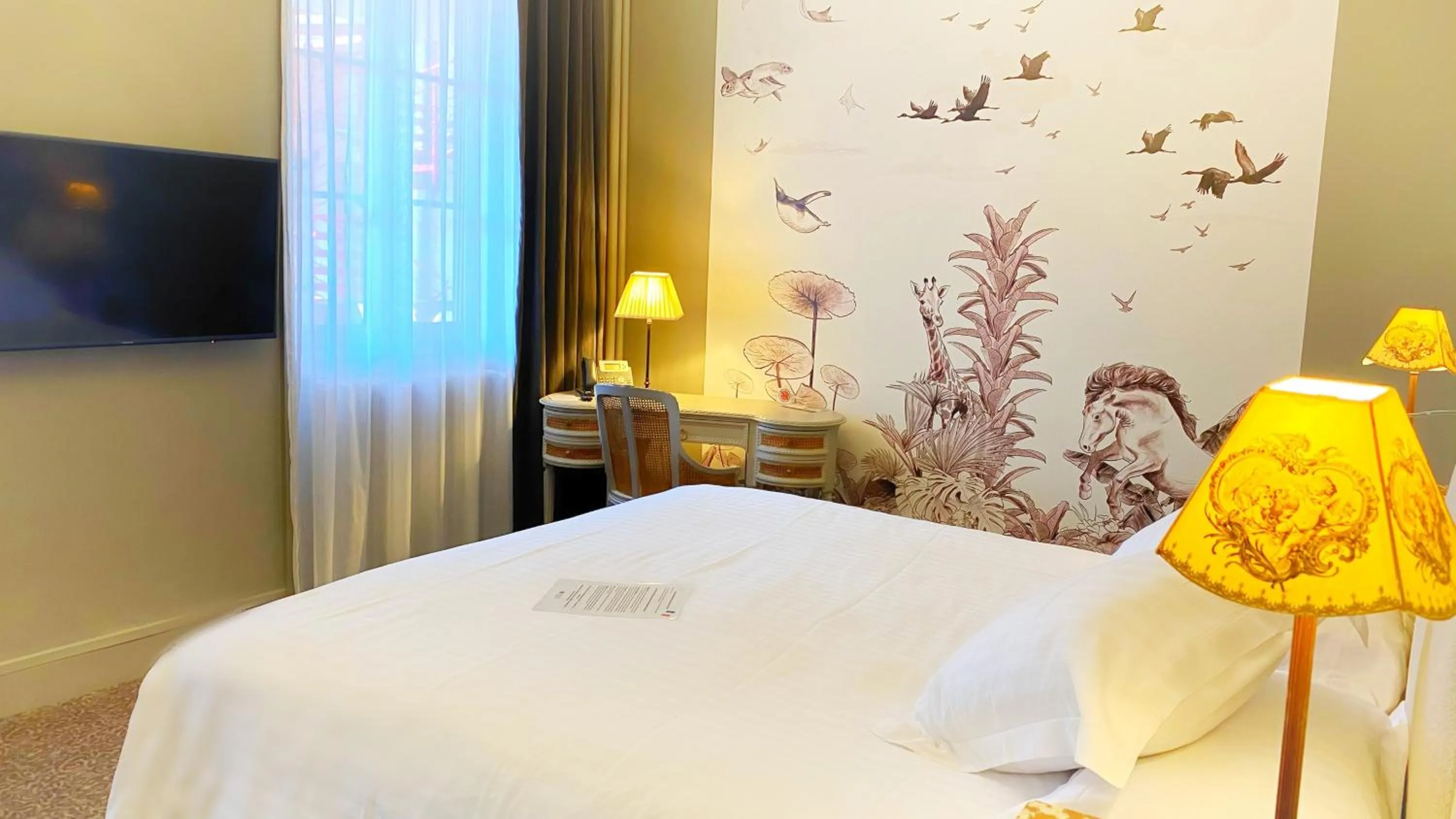 Bed in Best Western Plus d'Europe et d'Angleterre