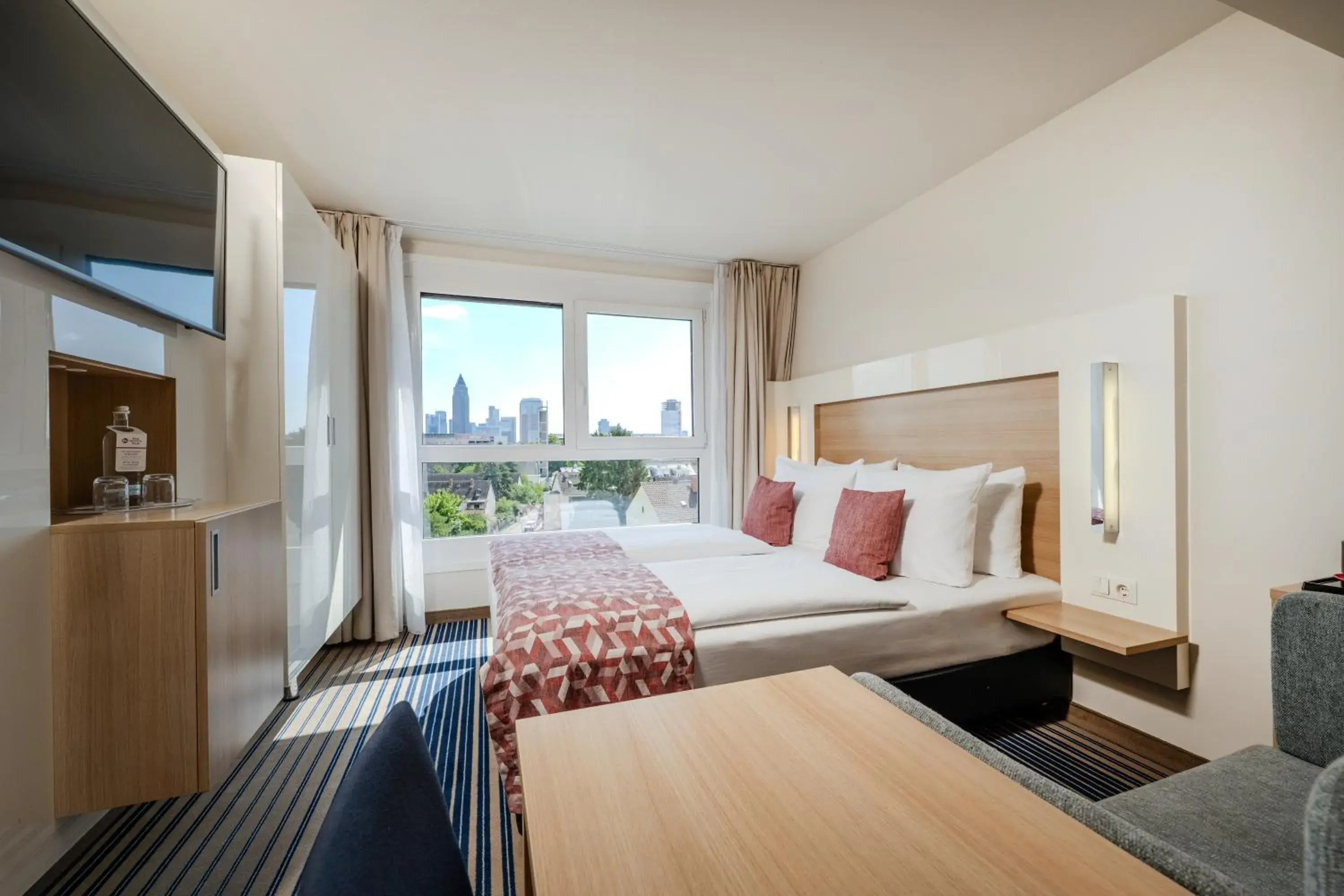 View (from property/room), Bed in Best Western Plus Welcome Hotel Frankfurt View (from property/room), Bed in Best Western Plus Welcome Hotel Frankfurt