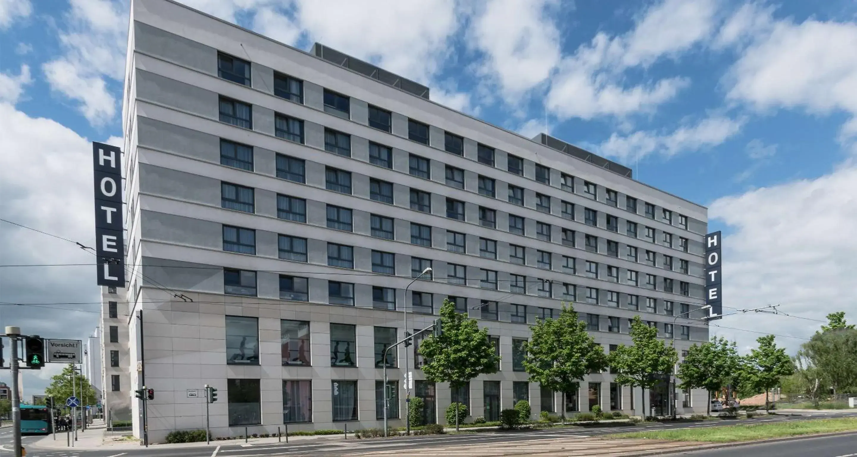 Property building in Best Western Plus Welcome Hotel Frankfurt Property building in Best Western Plus Welcome Hotel Frankfurt