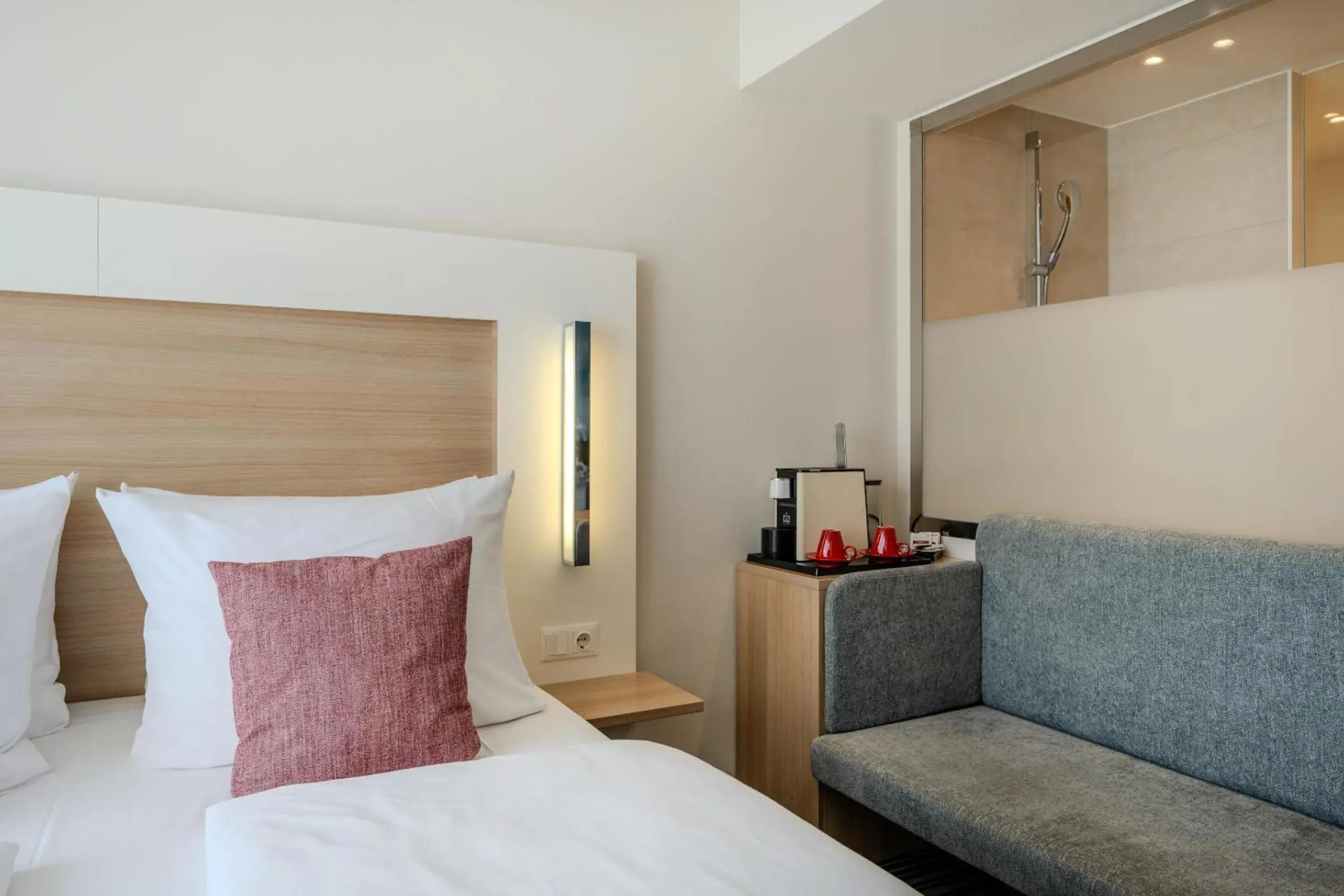 Bedroom, Bed in Best Western Plus Welcome Hotel Frankfurt Bedroom, Bed in Best Western Plus Welcome Hotel Frankfurt