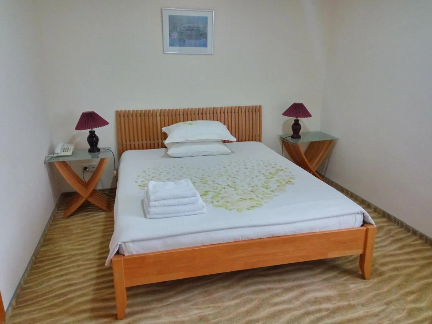 Bed in City Mansion ApartHotel