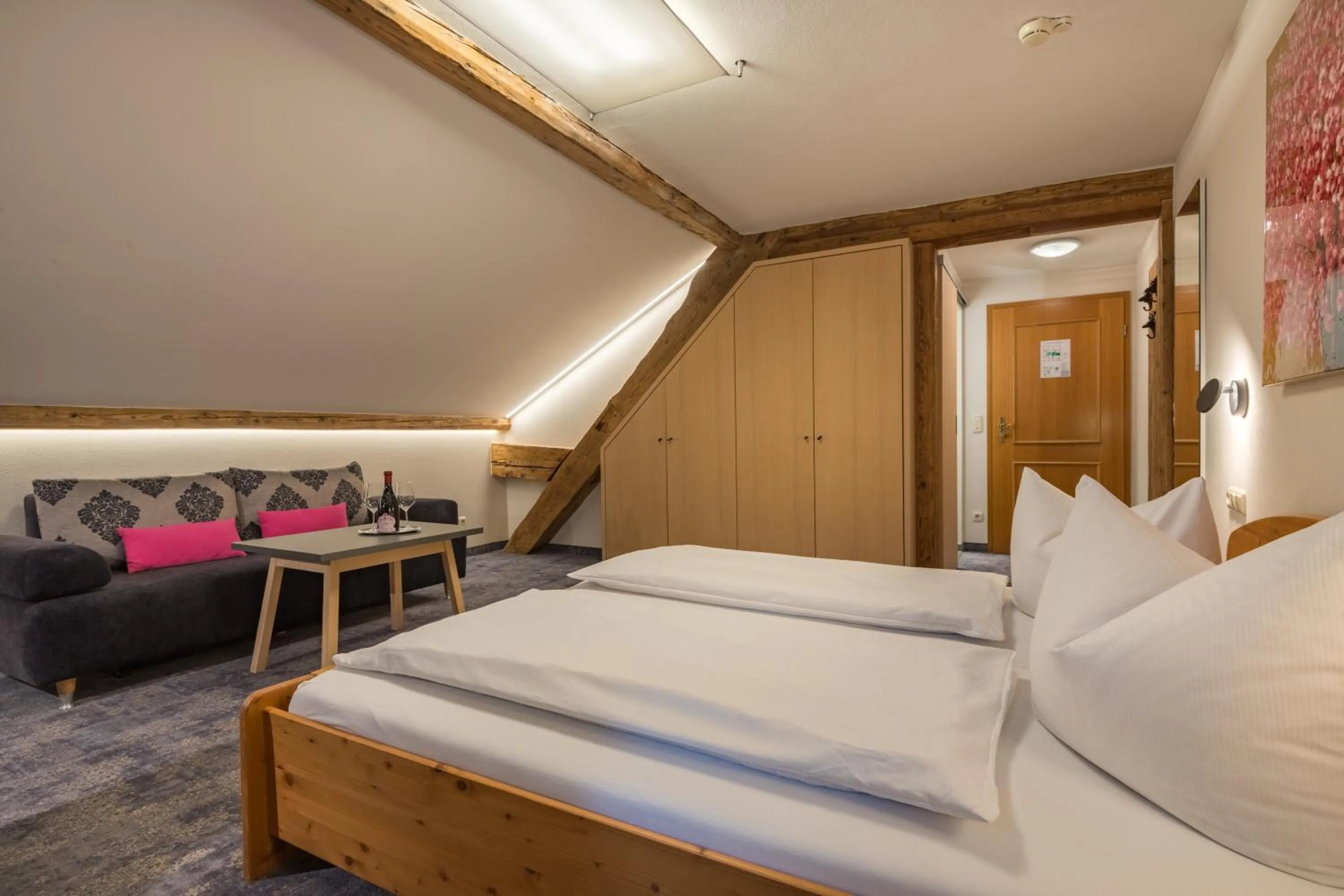 TV and multimedia, Bed in Landgasthof Rössle - Beim Kräuterwirt