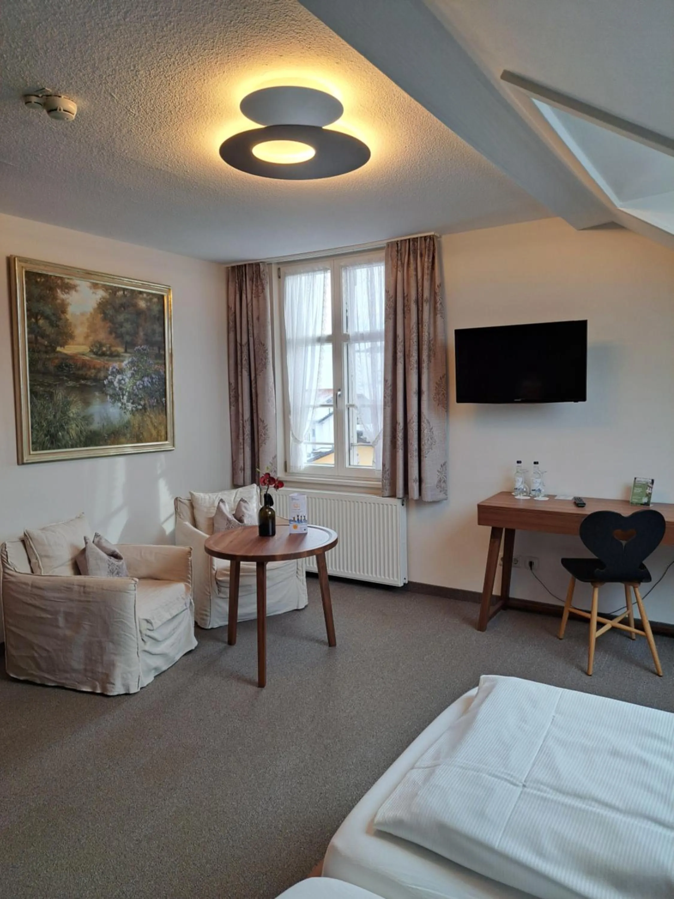 TV and multimedia, Bed in Landgasthof Rössle - Beim Kräuterwirt