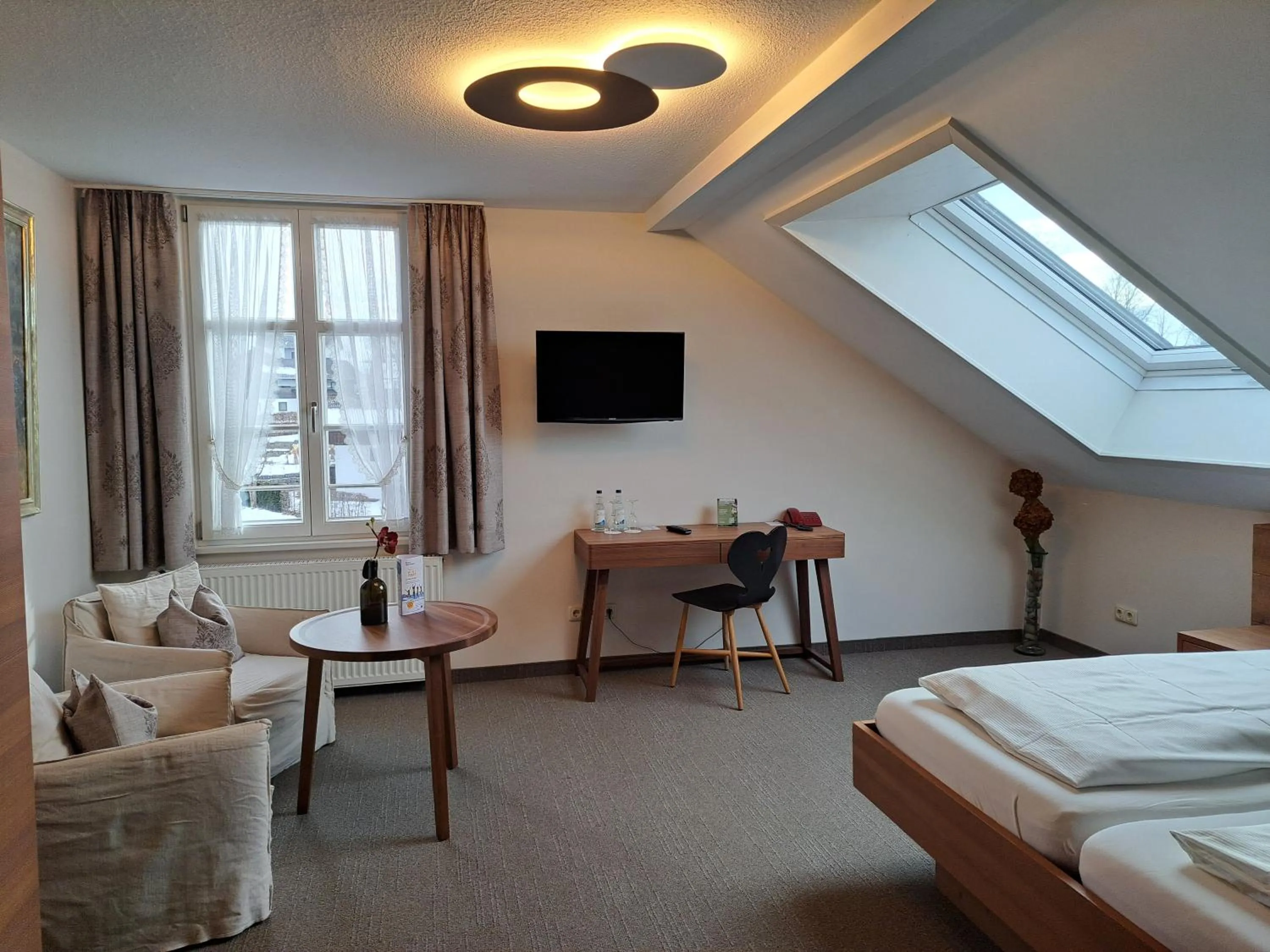 TV and multimedia, Bed in Landgasthof Rössle - Beim Kräuterwirt