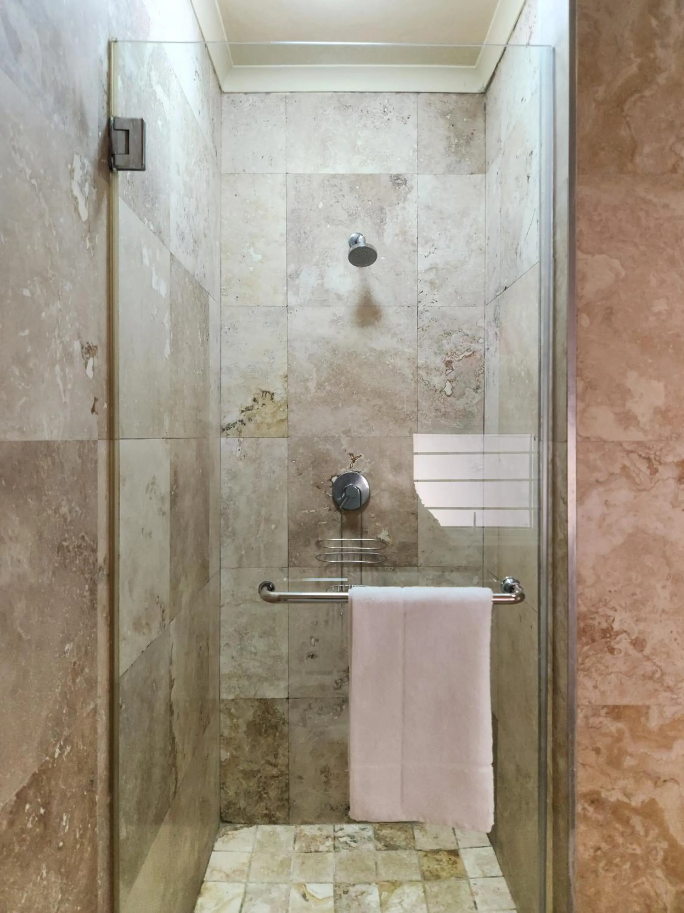 Shower in 305 Guest House