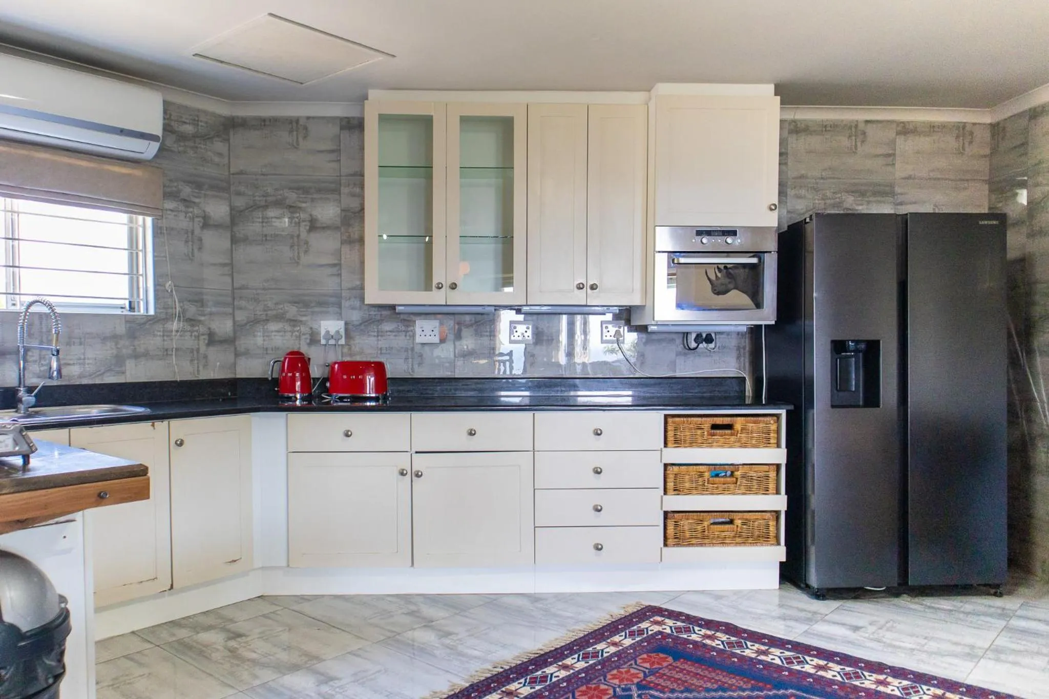 Kitchen or kitchenette in 305 Guest House