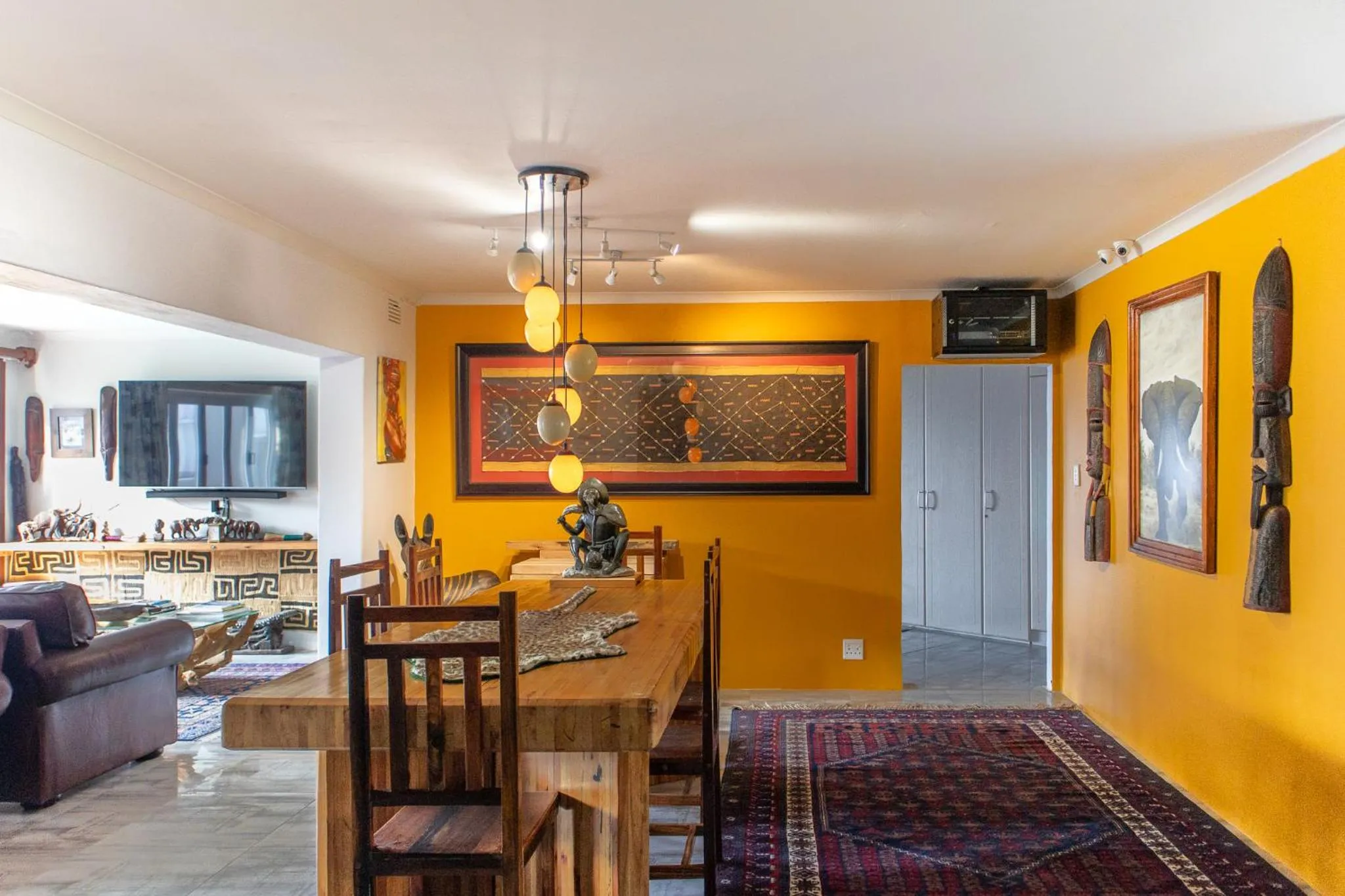 Dining area in 305 Guest House
