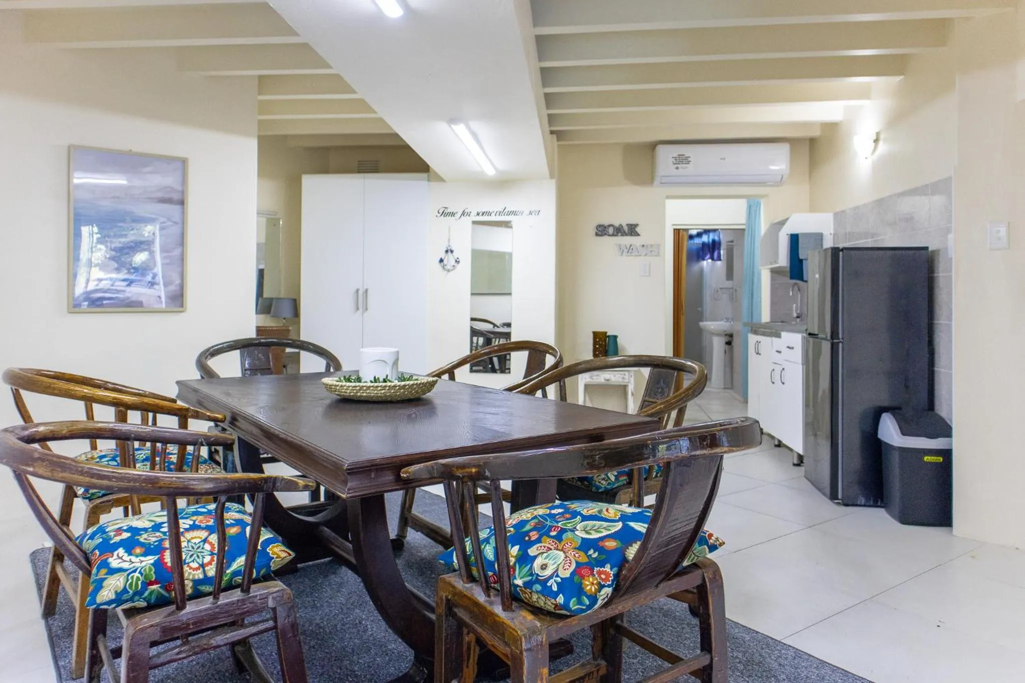 Dining area in 305 Guest House