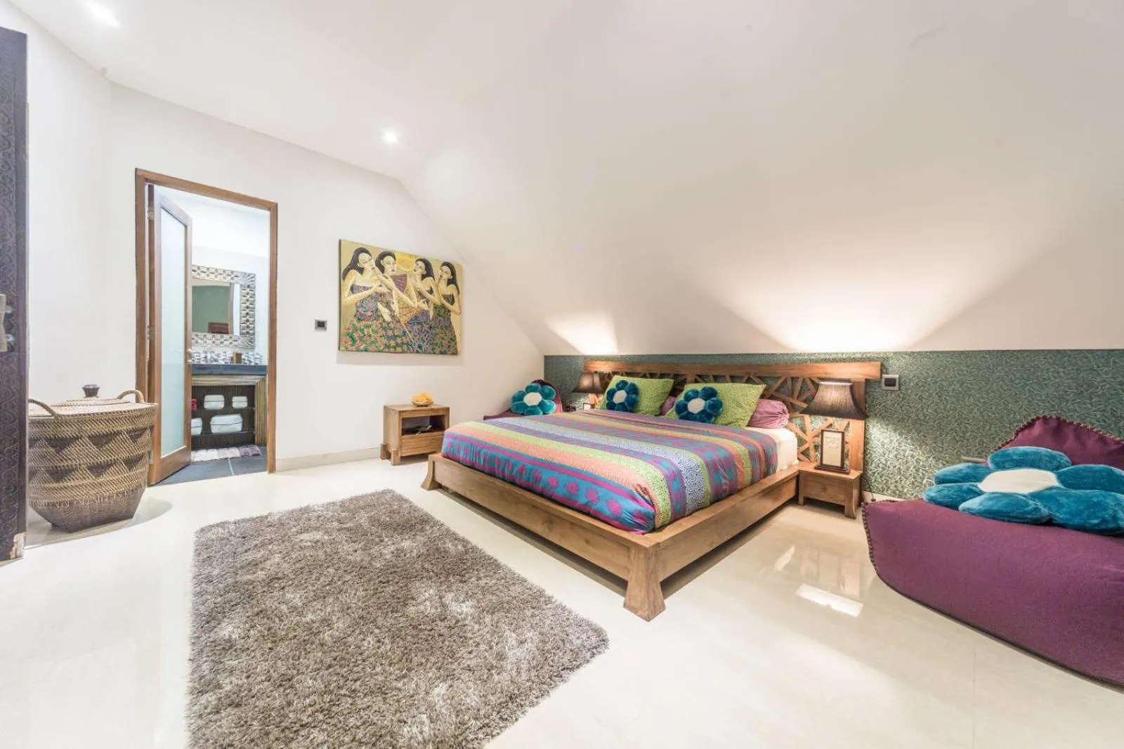 Bed in The Manipura Luxury Estate and Spa Up to 18 person, fully serviced