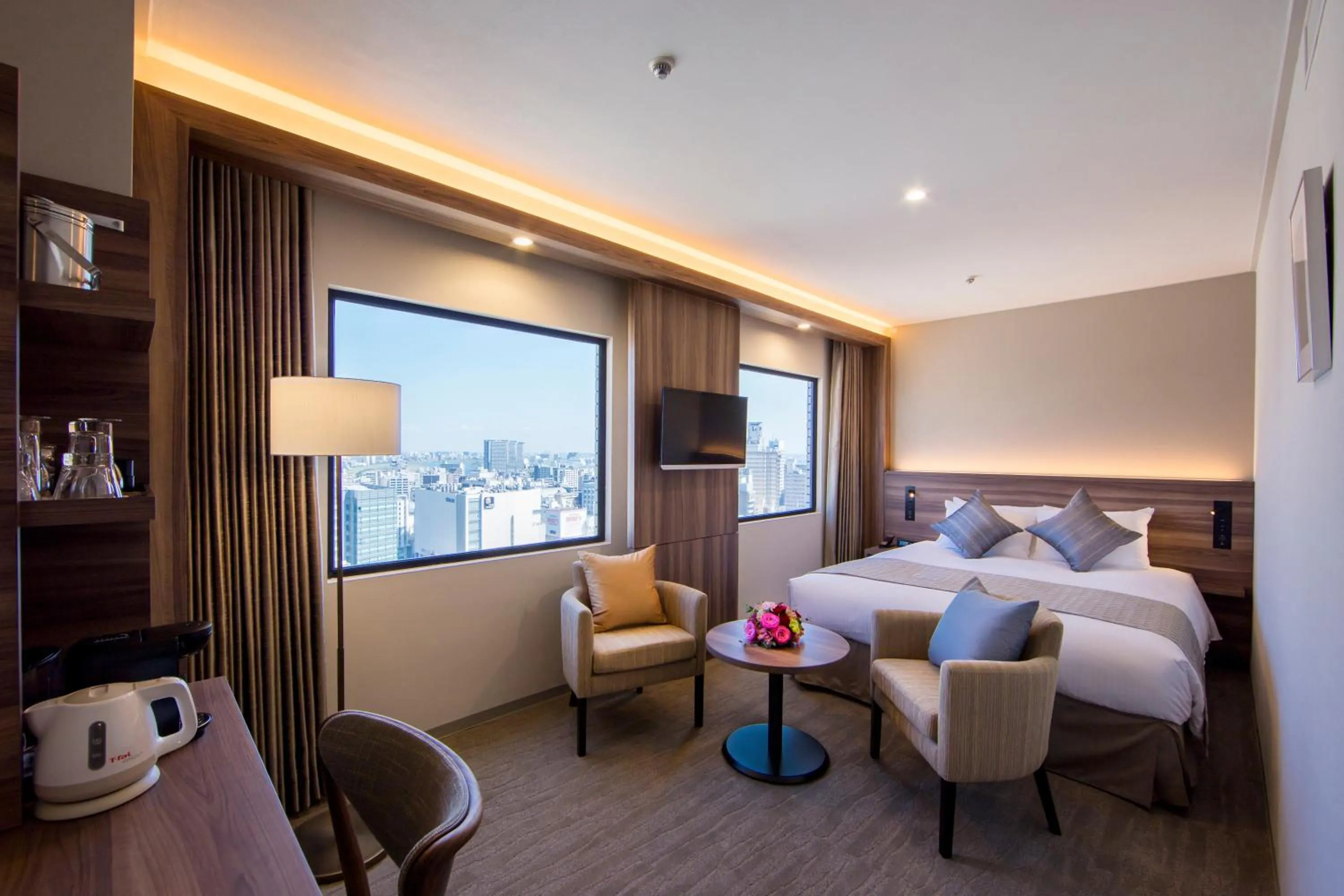 Bed in Kawasaki Nikko Hotel