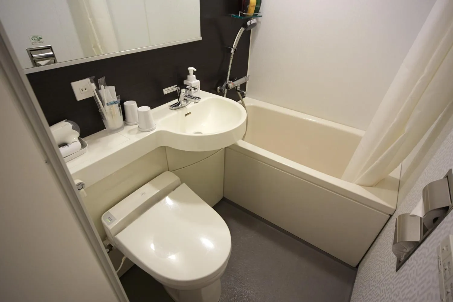 Shower in Vessel Inn Hakata Nakasu